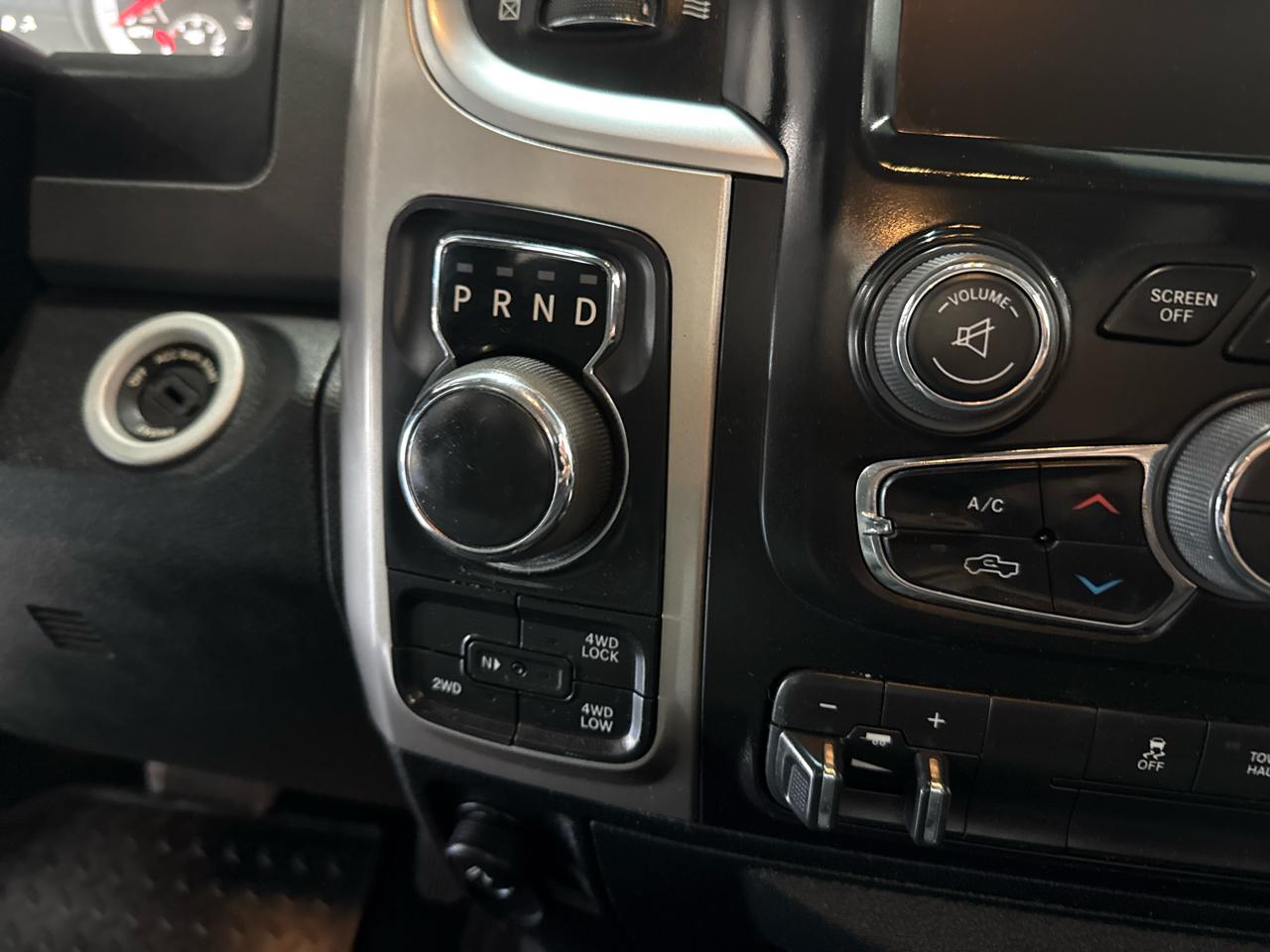 RAM 1500 SLT Crew Cab 4WD 2017