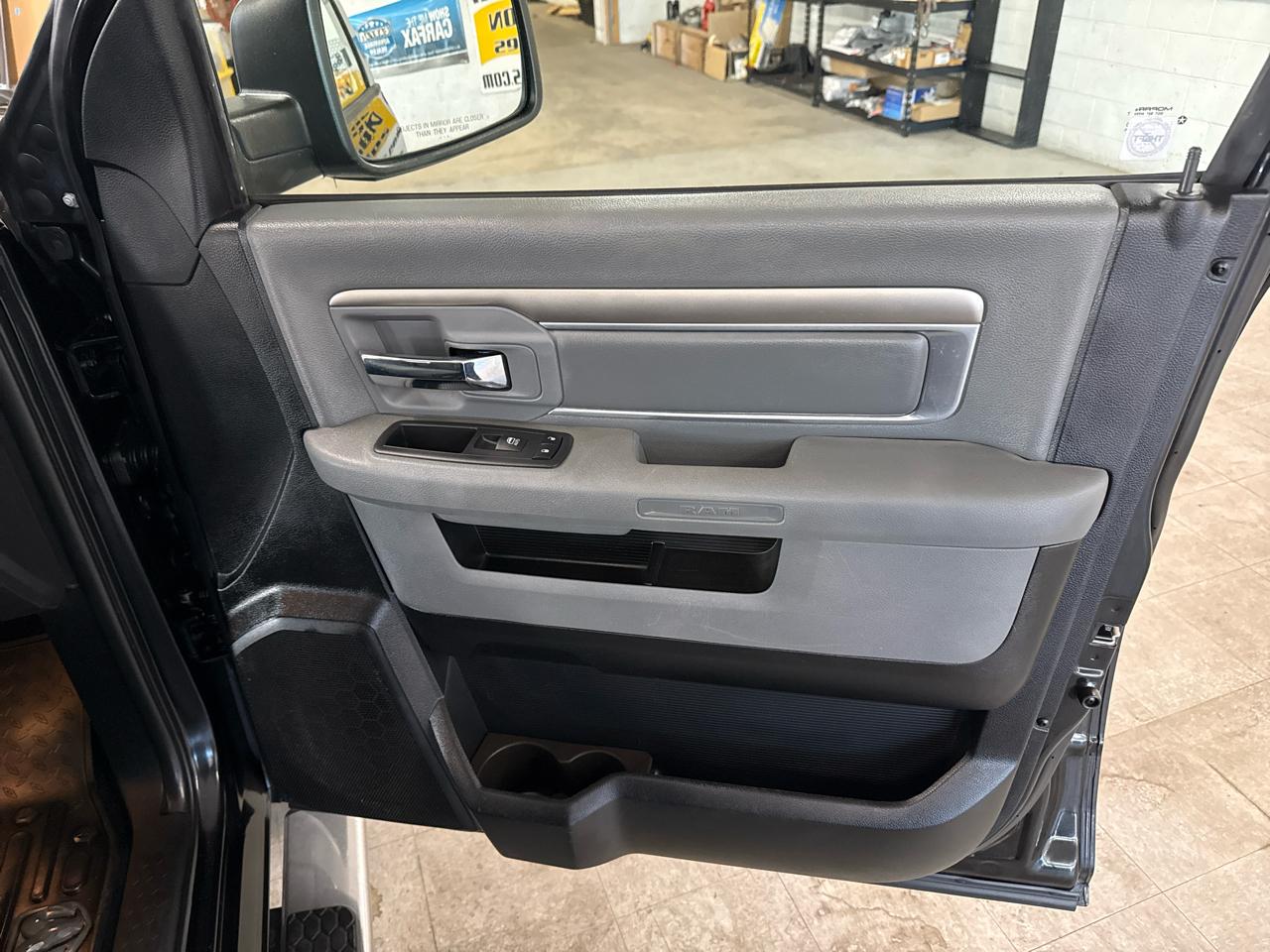 RAM 1500 SLT Crew Cab 4WD 2017