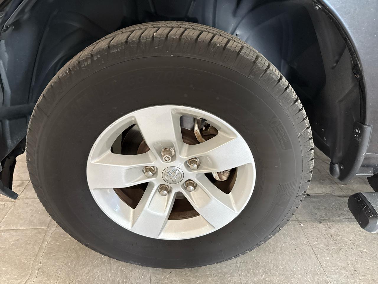 RAM 1500 SLT Crew Cab 4WD 2017