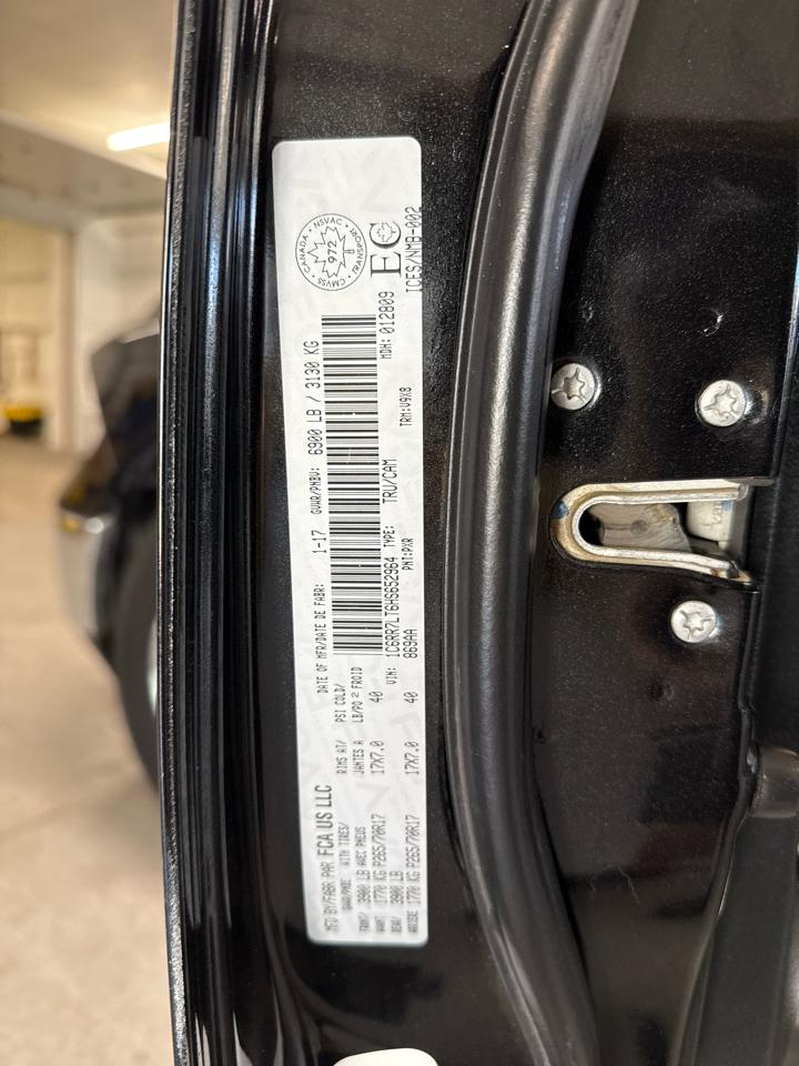 RAM 1500 SLT Crew Cab 4WD 2017