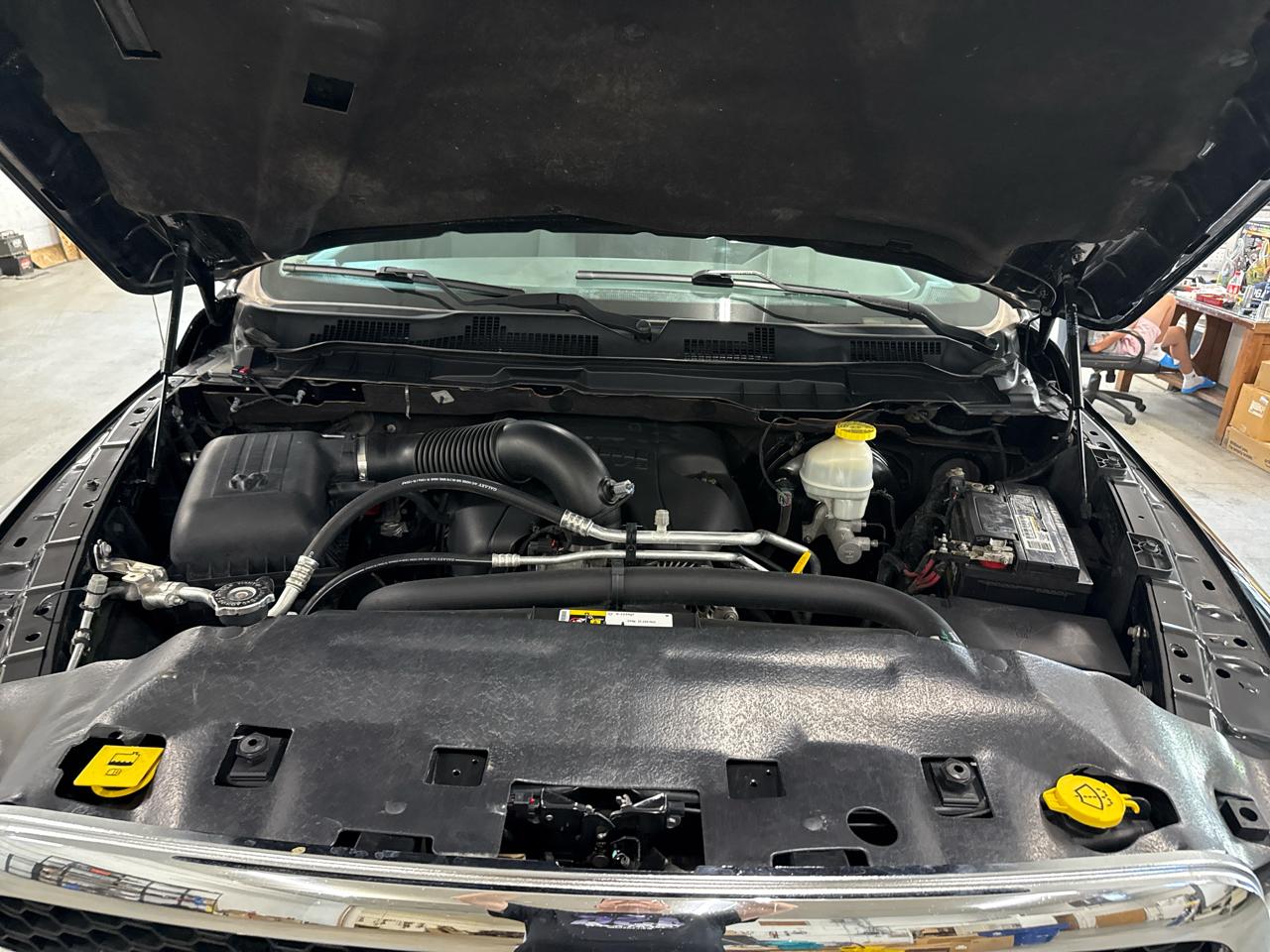 RAM 1500 SLT Crew Cab 4WD 2017