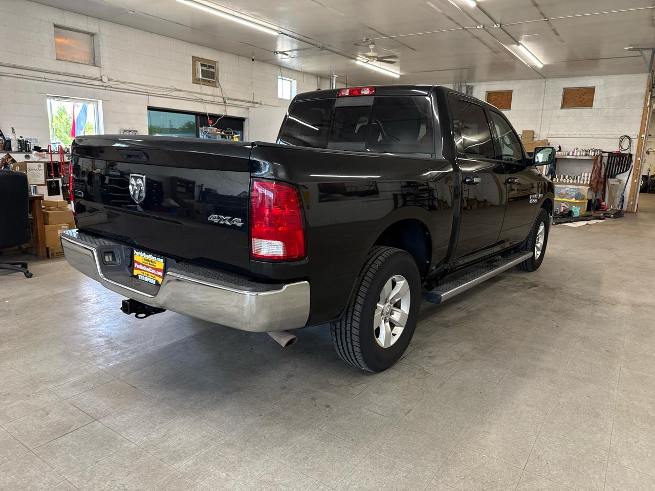 RAM 1500 SLT Crew Cab 4WD 2017