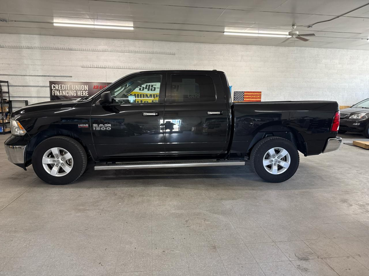 RAM 1500 SLT Crew Cab 4WD 2017