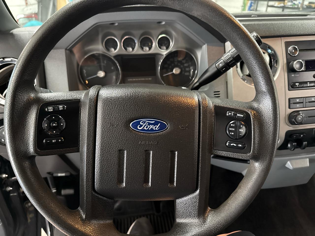 Ford F-350 SD XLT Crew Cab 4WD 2015