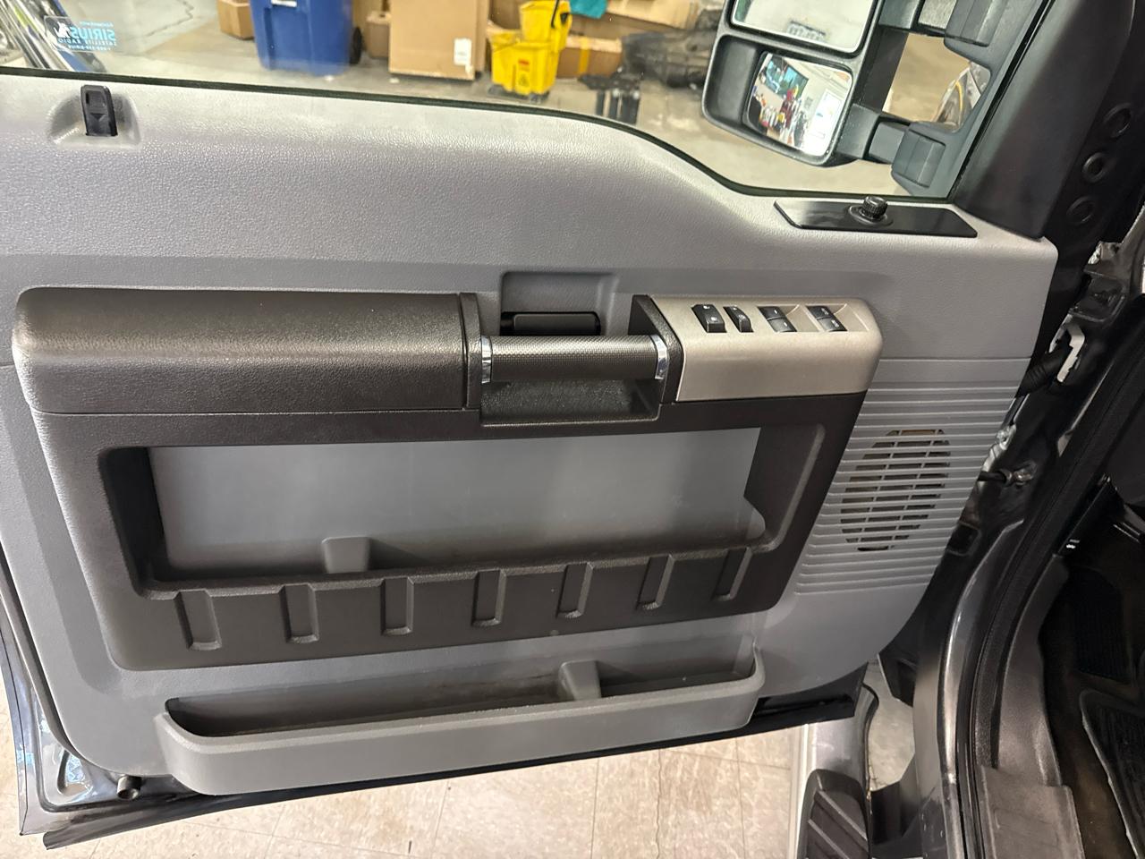 Ford F-350 SD XLT Crew Cab 4WD 2015