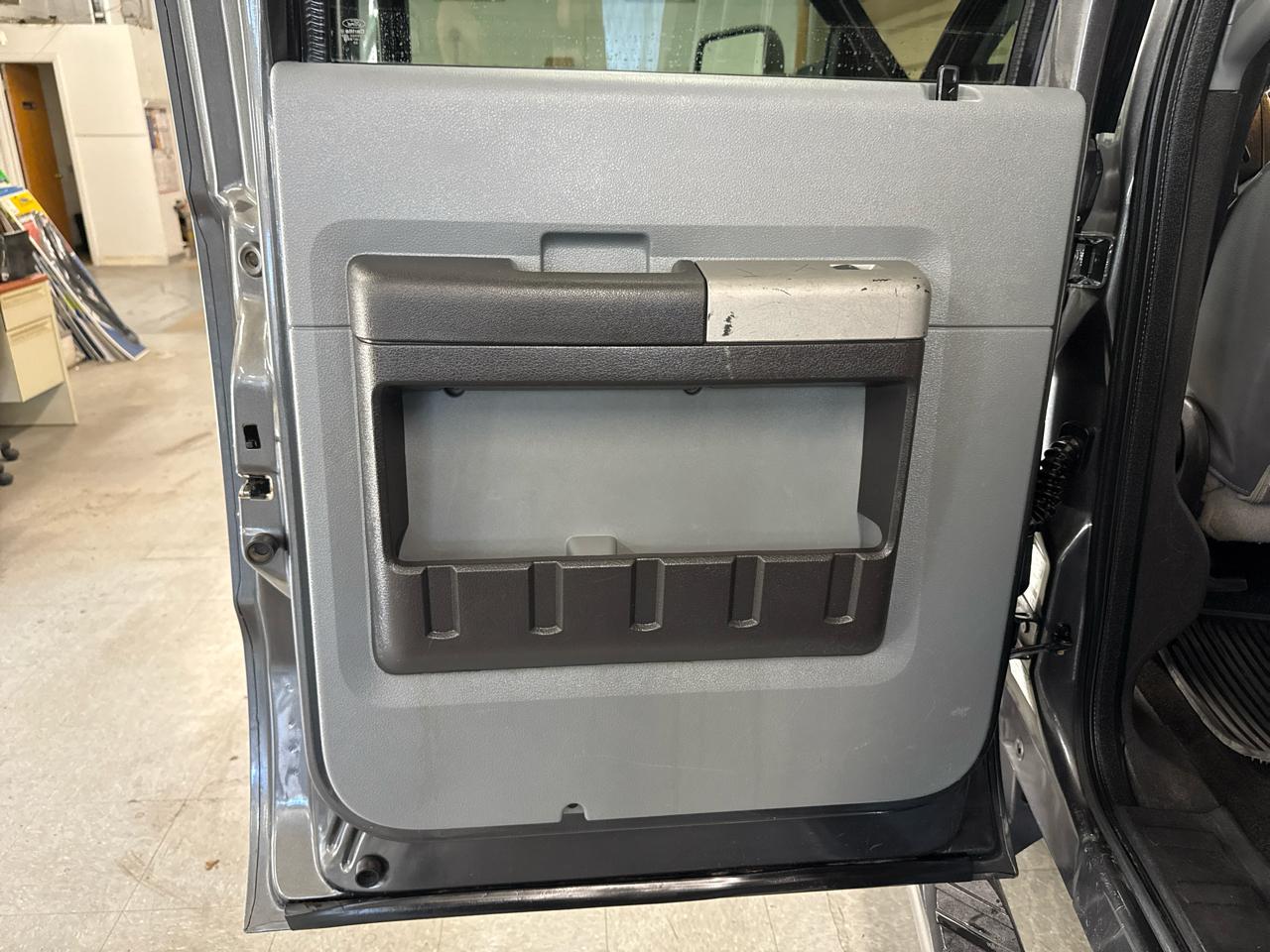 Ford F-350 SD XLT Crew Cab 4WD 2015