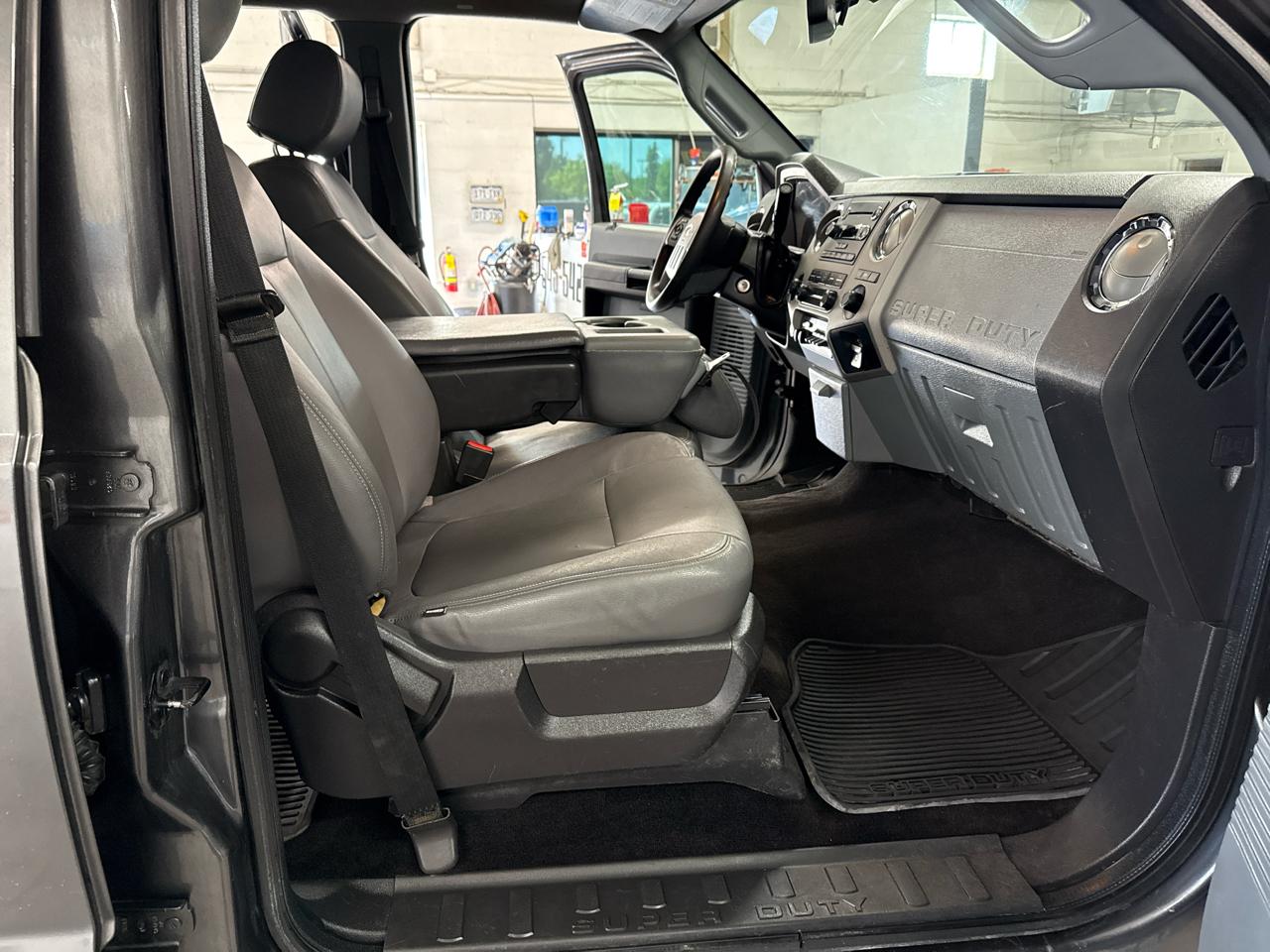 Ford F-350 SD XLT Crew Cab 4WD 2015