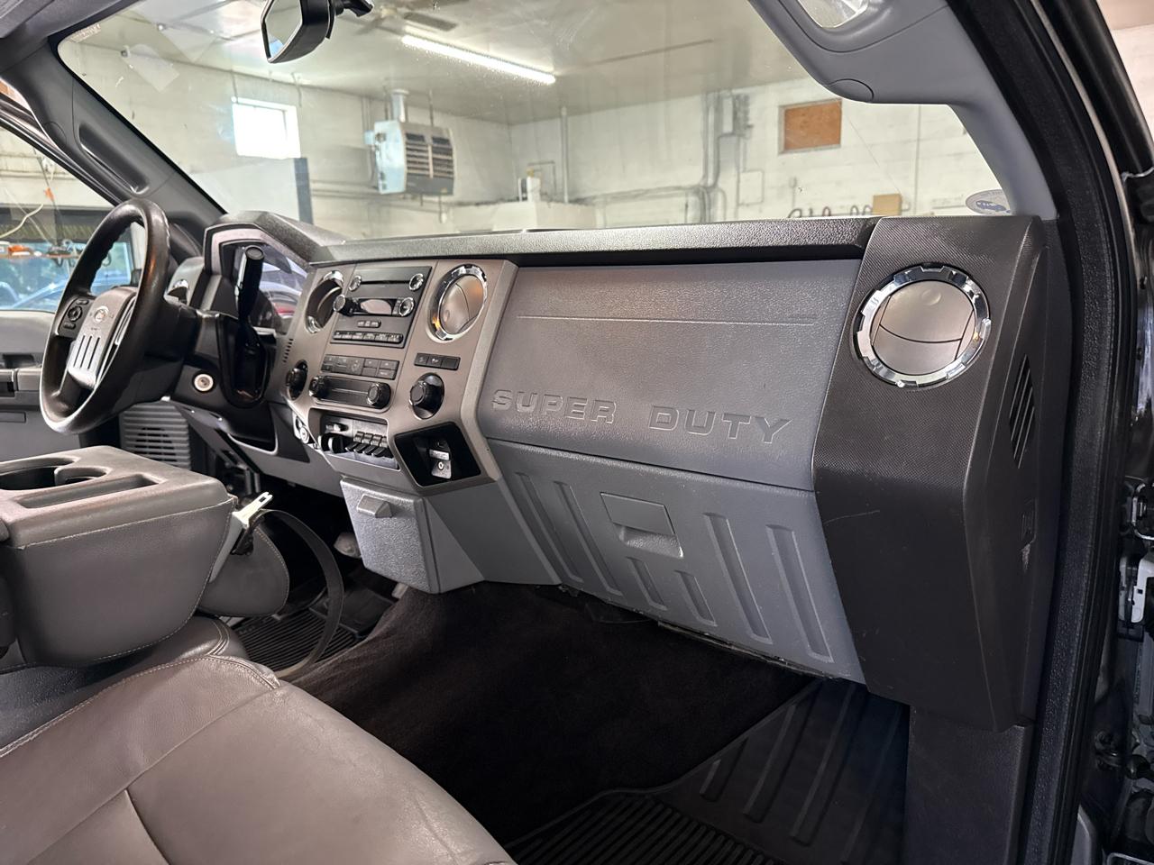 Ford F-350 SD XLT Crew Cab 4WD 2015