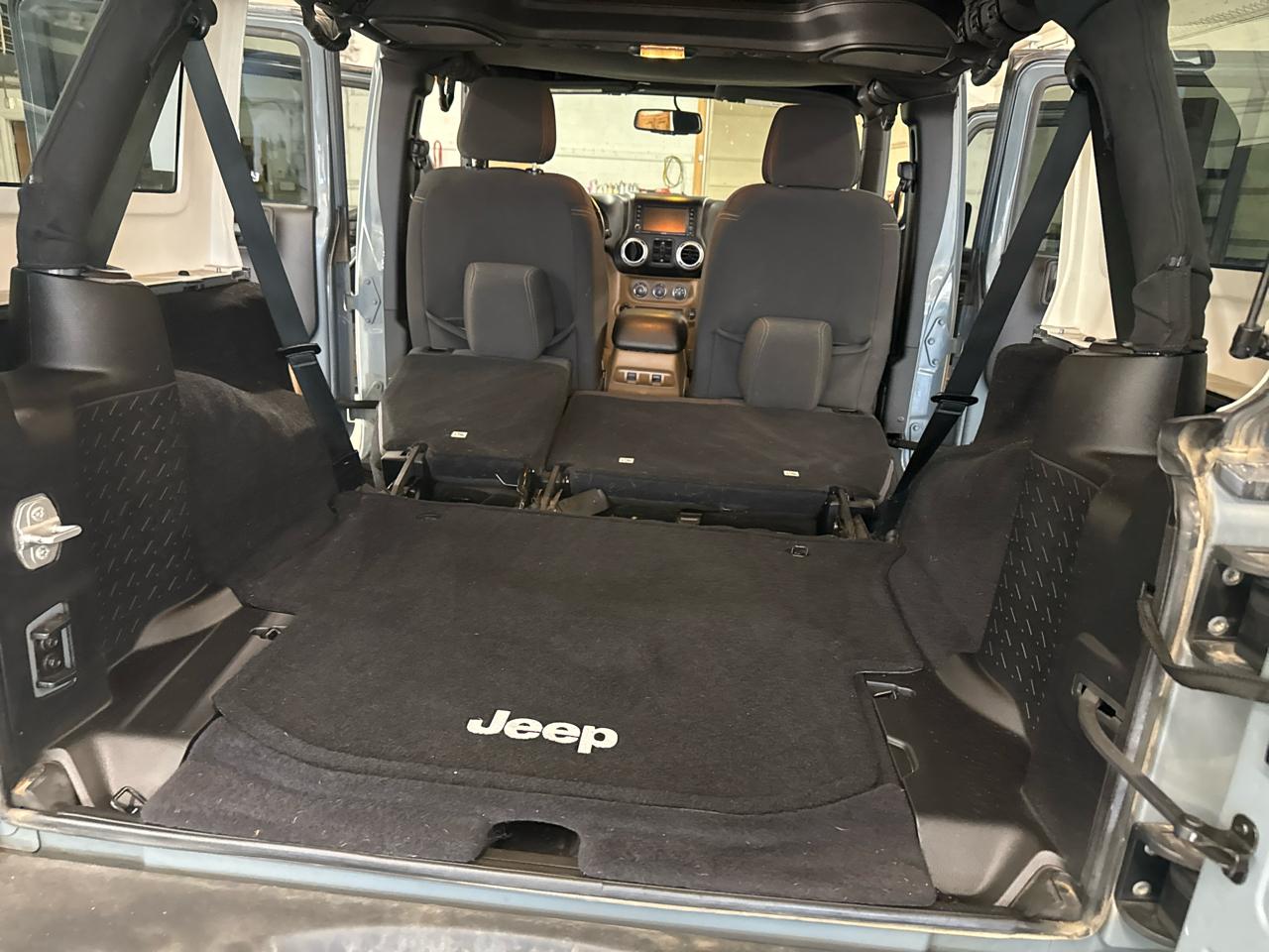Jeep Wrangler Unlimited Rubicon 4WD 2015