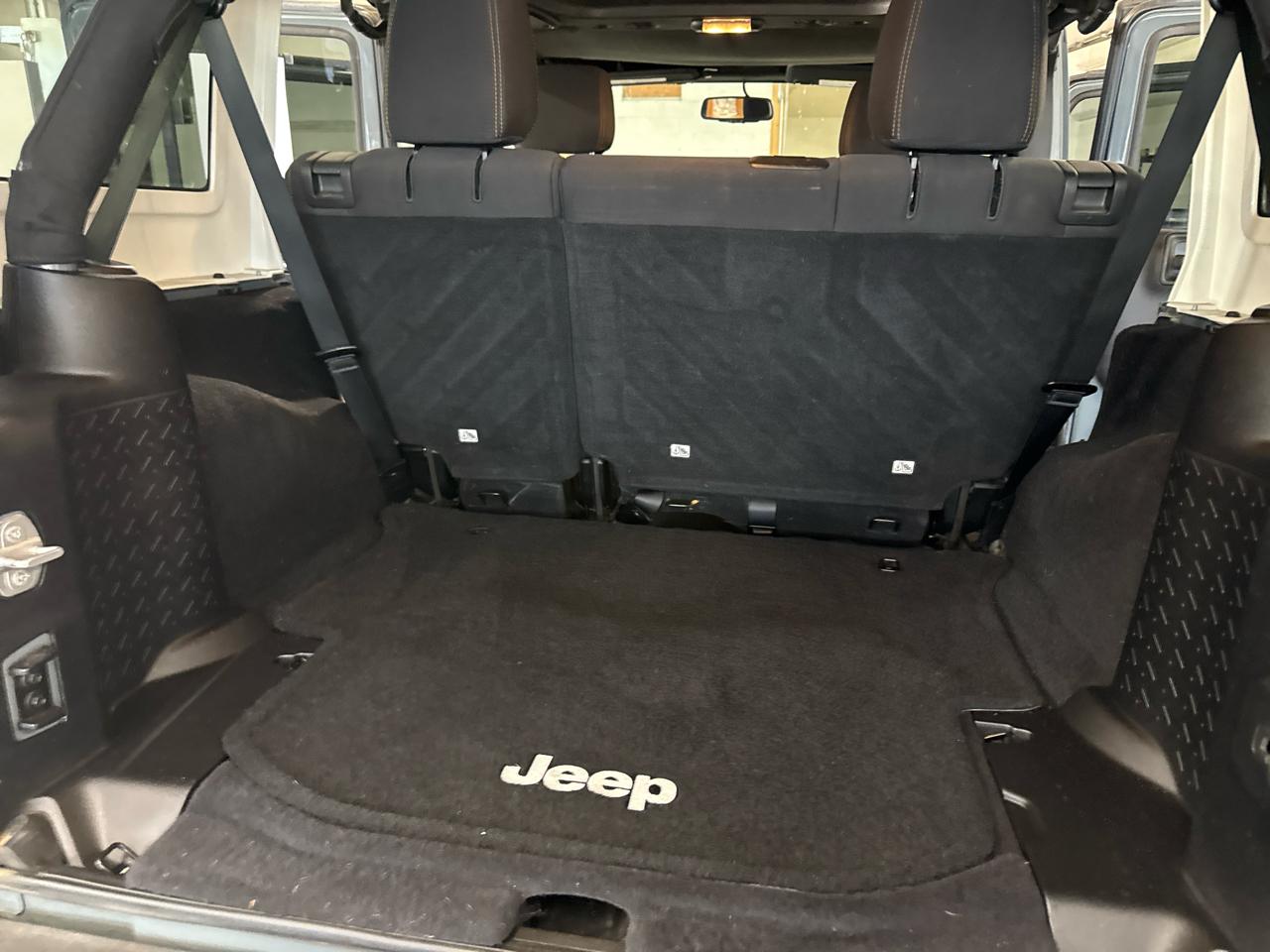 Jeep Wrangler Unlimited Rubicon 4WD 2015