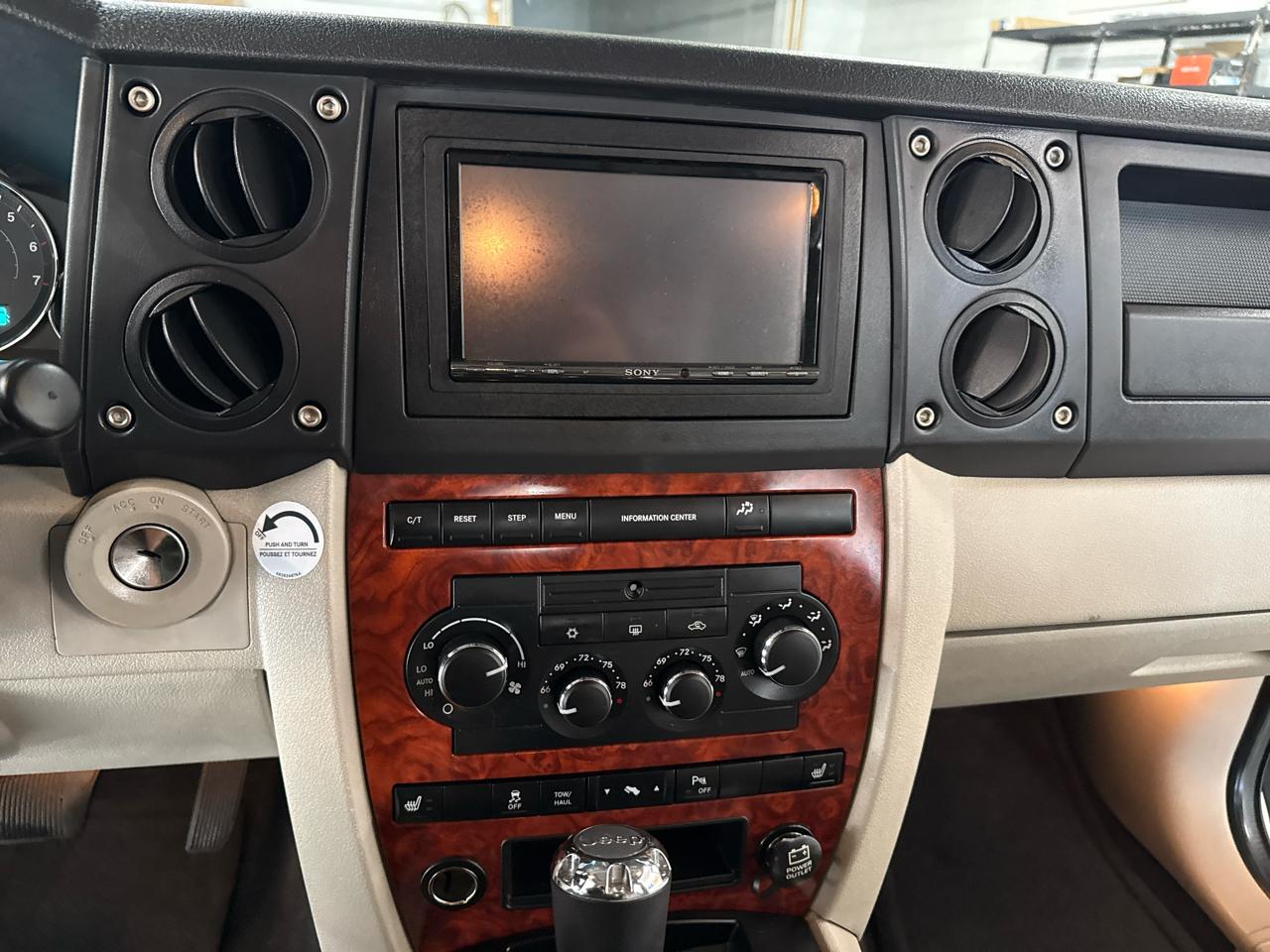 Jeep Commander Limited 4WD 2006