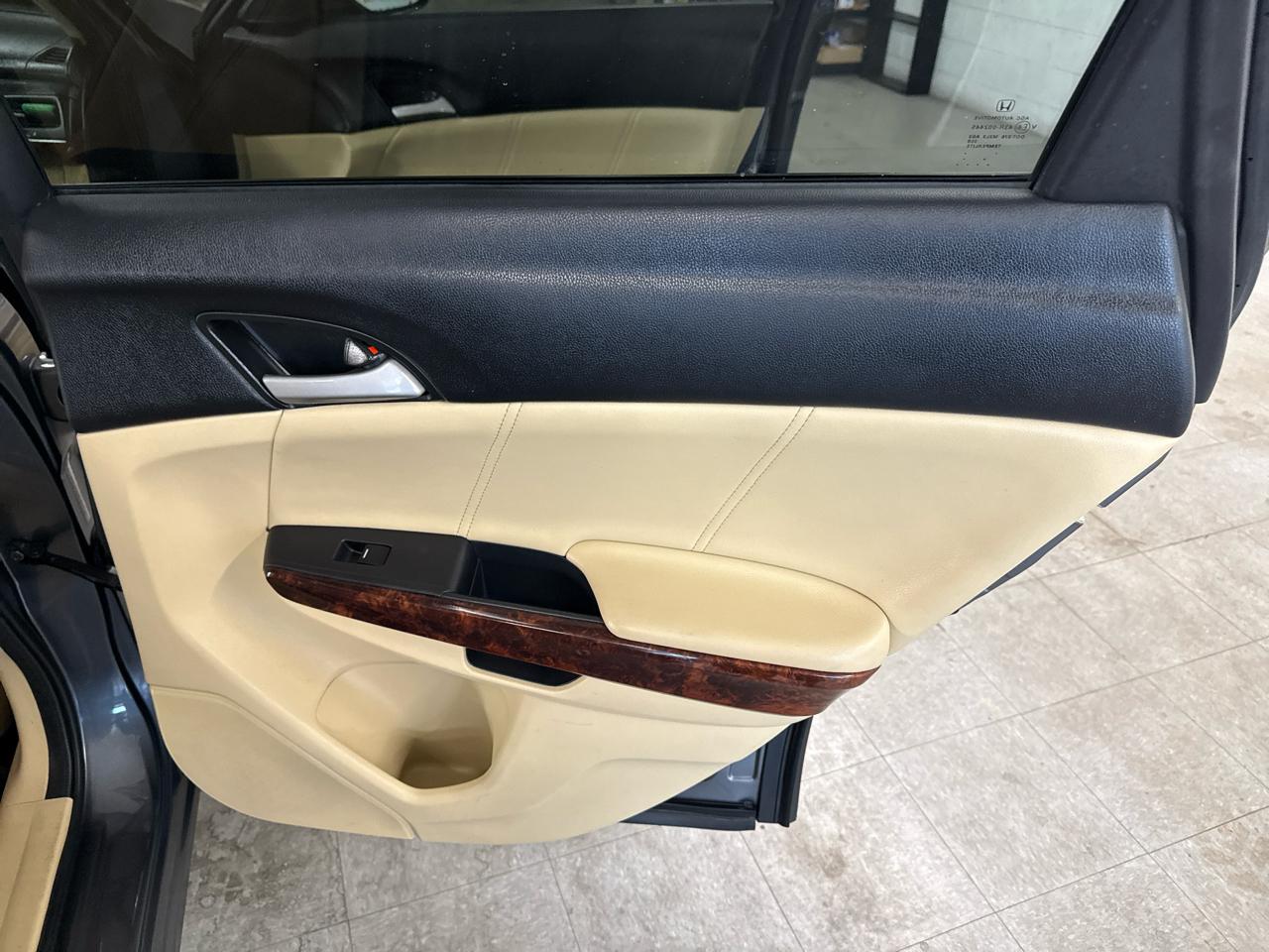 Honda Accord Crosstour  2010