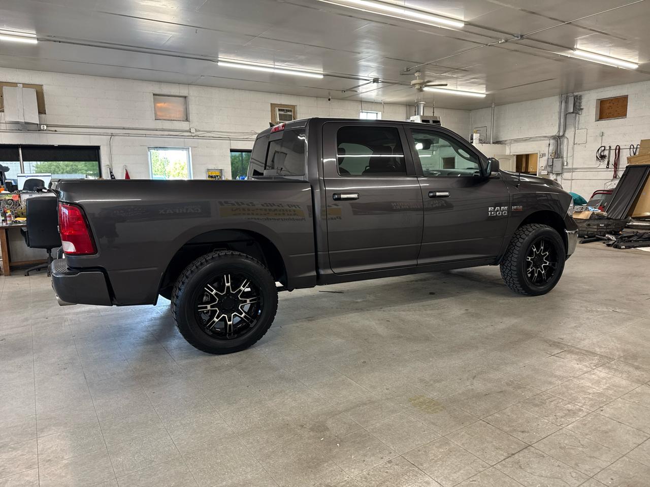 RAM 1500 Big Horn Crew Cab 4WD 2017