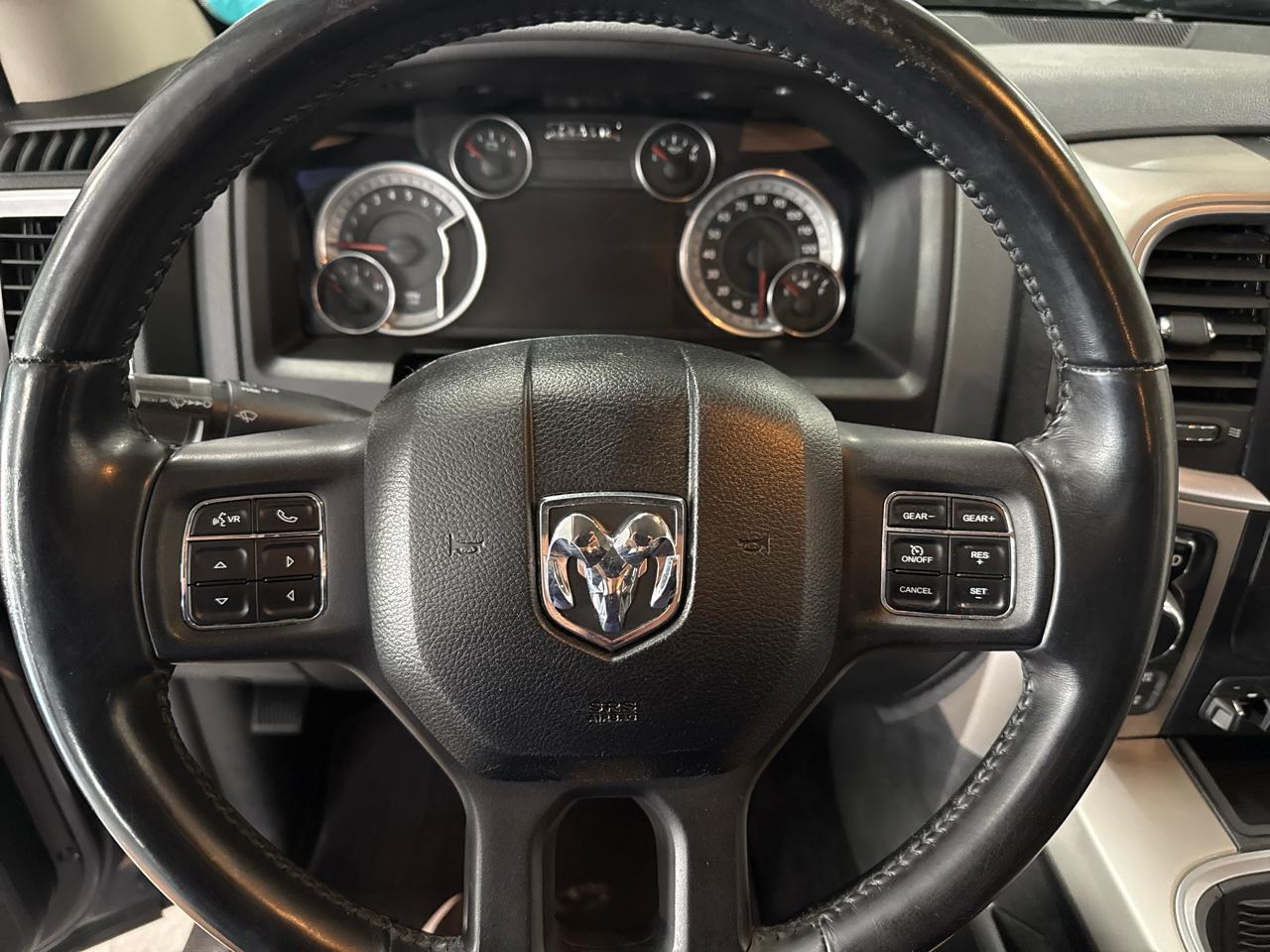 RAM 1500 Big Horn Crew Cab 4WD 2017