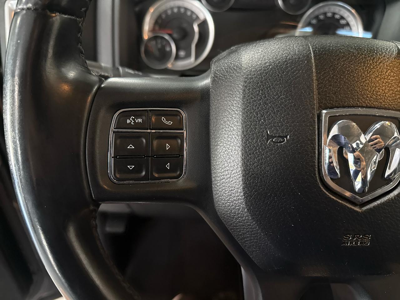RAM 1500 Big Horn Crew Cab 4WD 2017