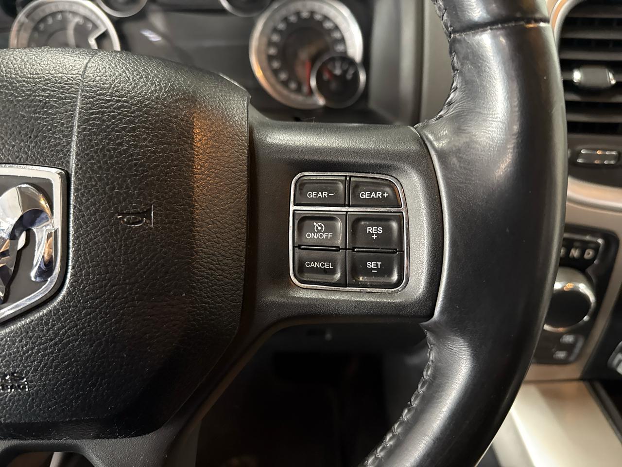 RAM 1500 Big Horn Crew Cab 4WD 2017