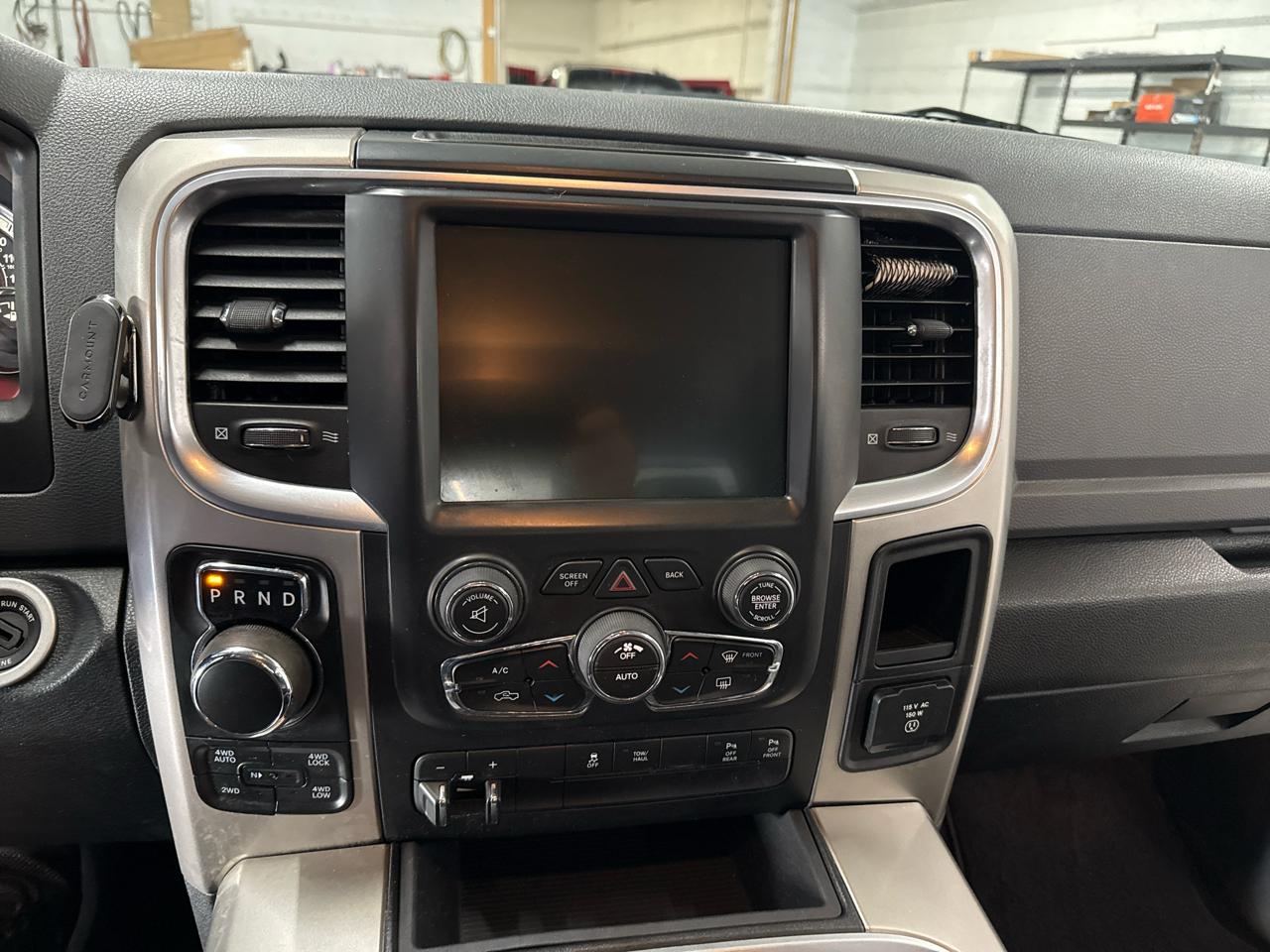 RAM 1500 Big Horn Crew Cab 4WD 2017