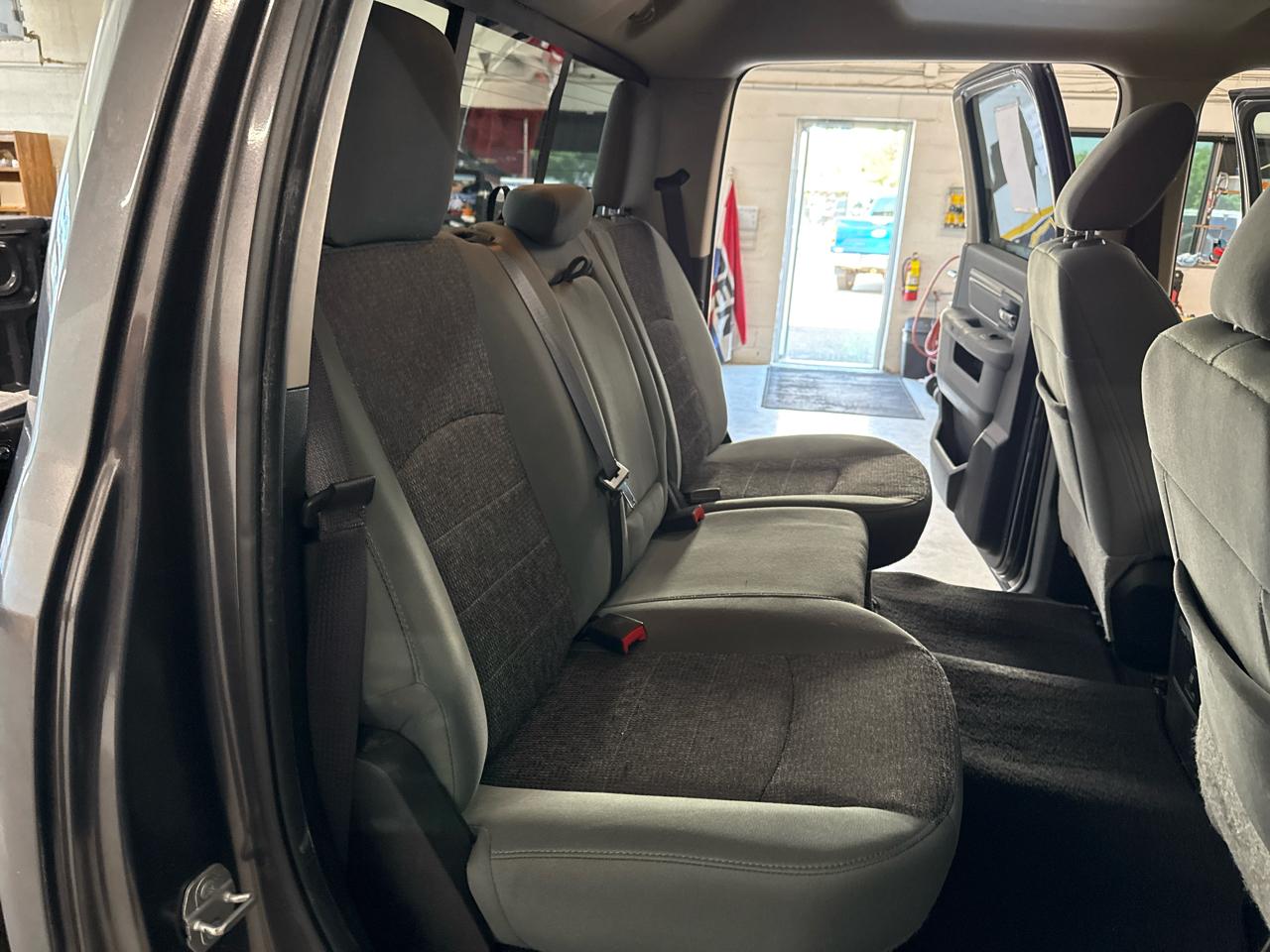 RAM 1500 Big Horn Crew Cab 4WD 2017