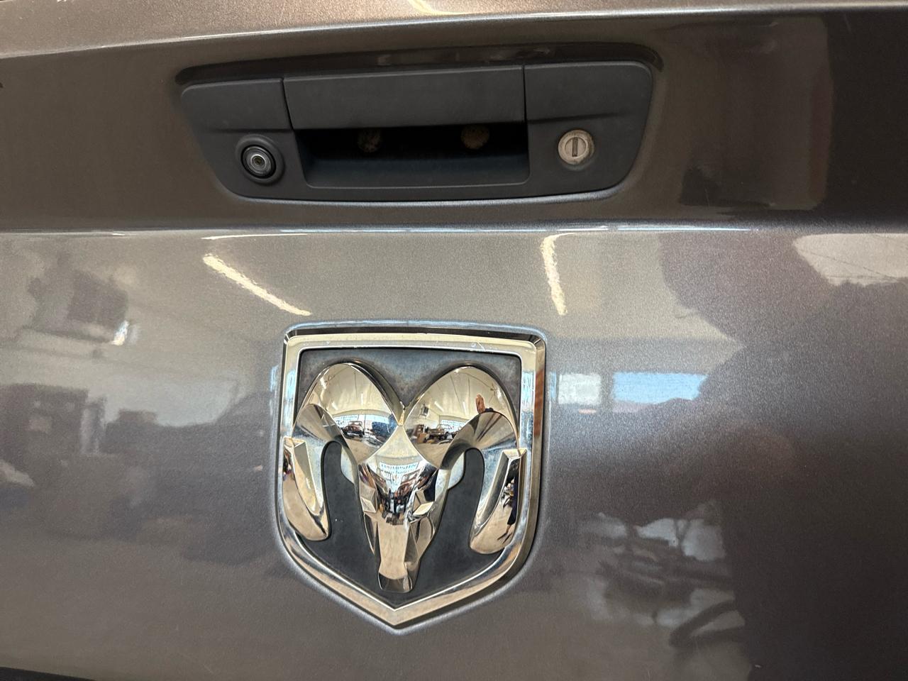 RAM 1500 Big Horn Crew Cab 4WD 2017