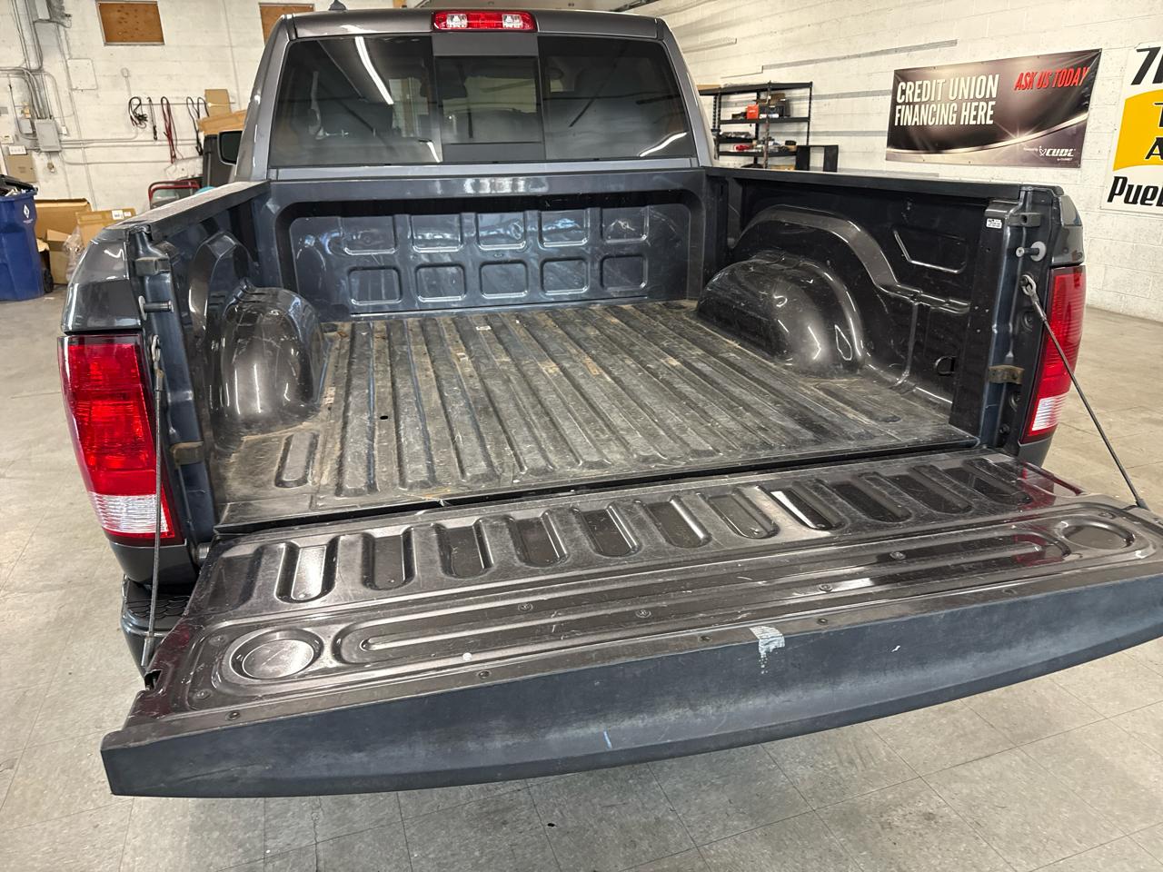 RAM 1500 Big Horn Crew Cab 4WD 2017