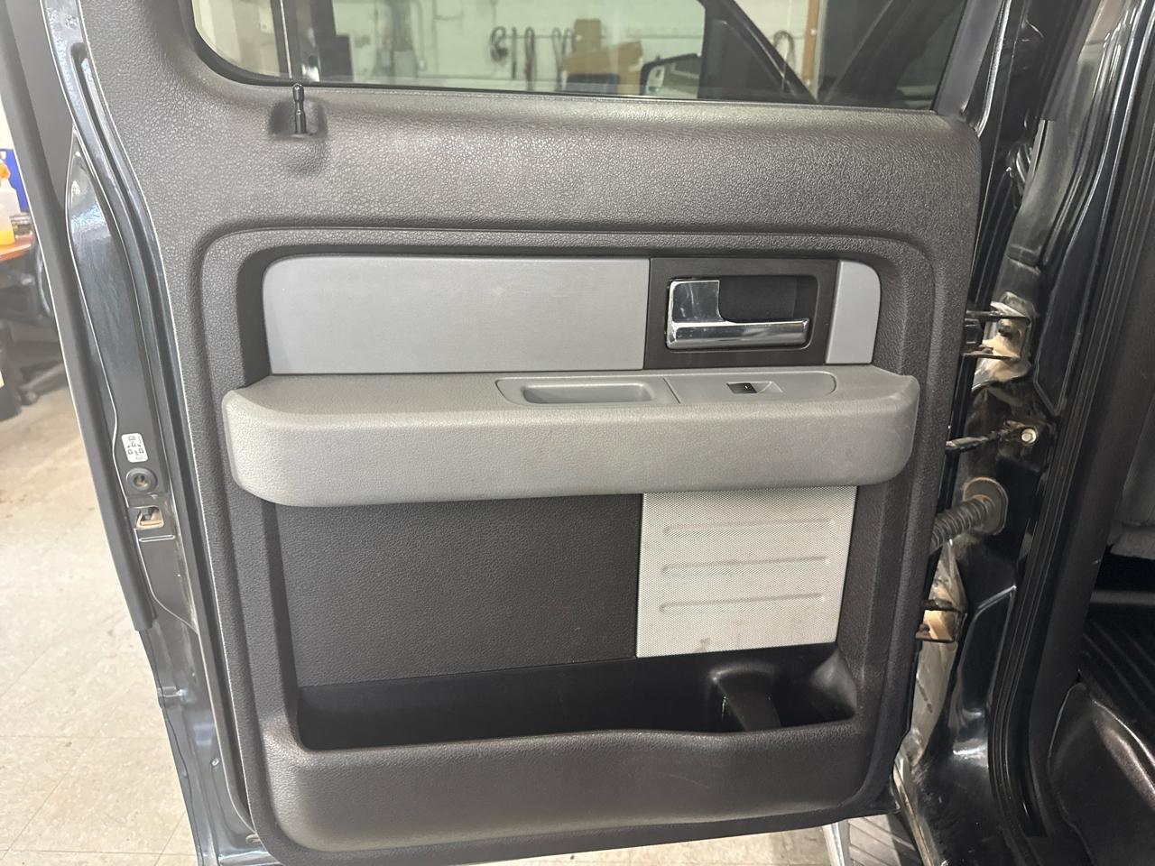 Ford F-150 XLT SuperCrew 4WD 2012