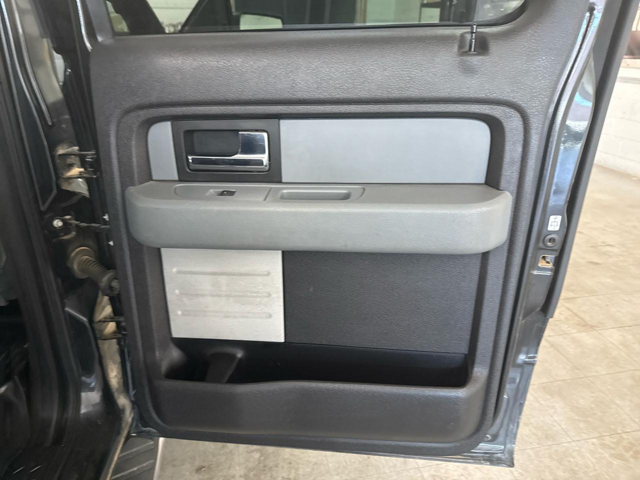 Ford F-150 XLT SuperCrew 4WD 2012