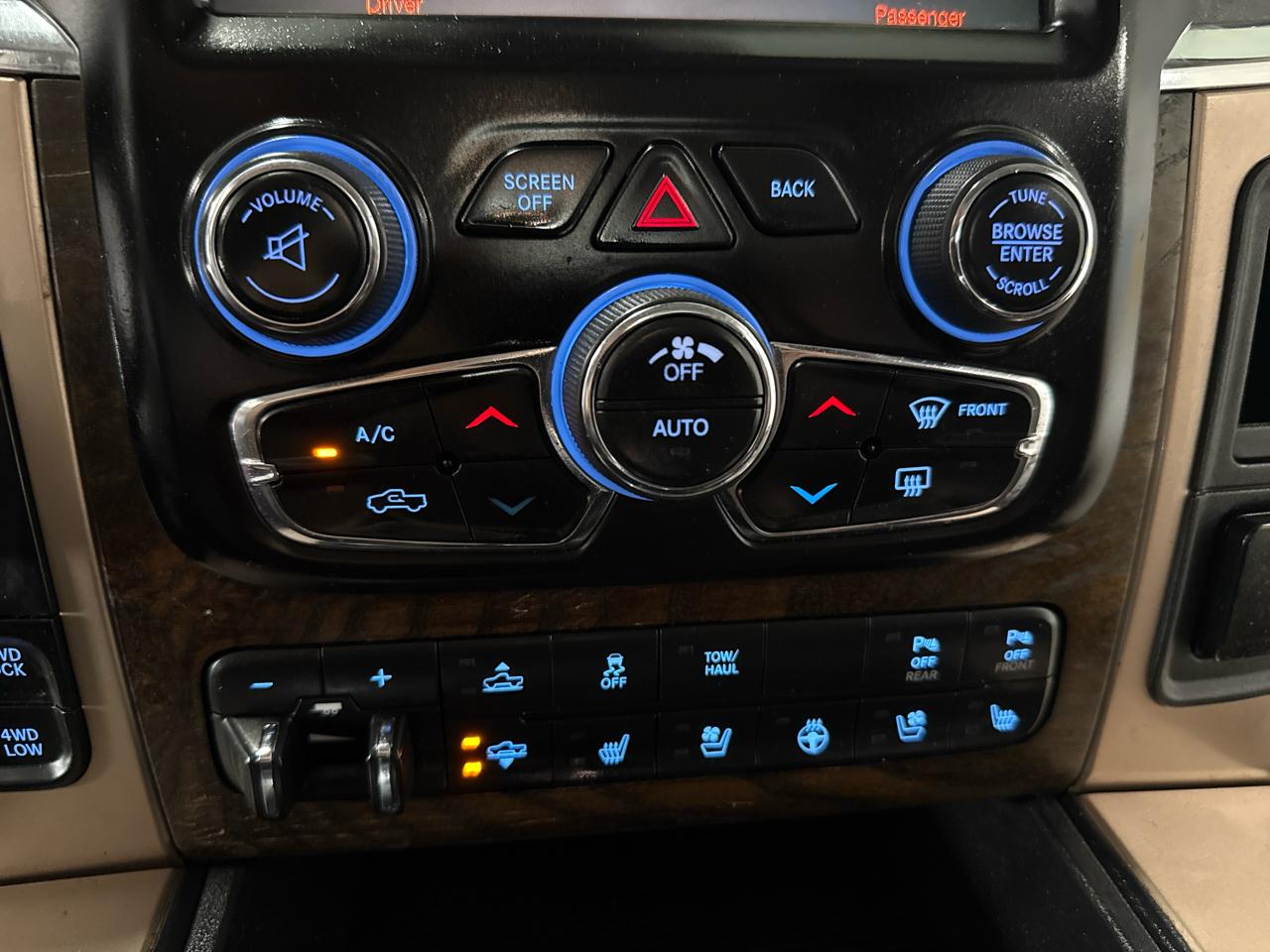 RAM 1500 Laramie Longhorn Crew Cab 4WD 2014
