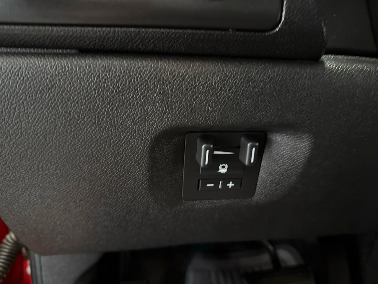 Chevrolet Avalanche LT 4WD 2012