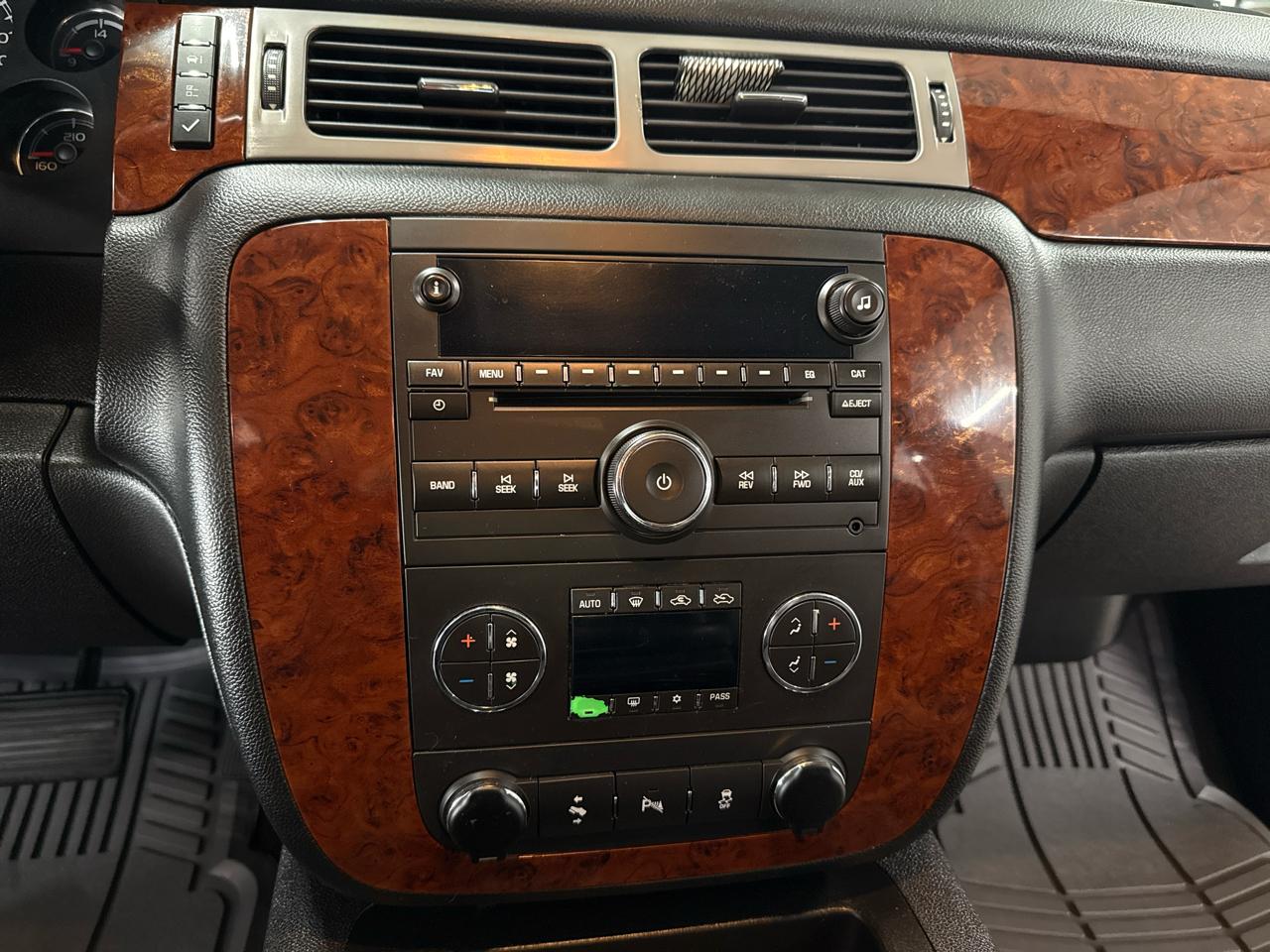 Chevrolet Avalanche LT 4WD 2012
