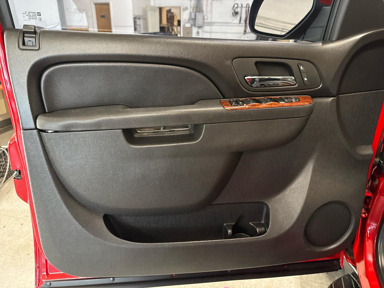 Chevrolet Avalanche LT 4WD 2012