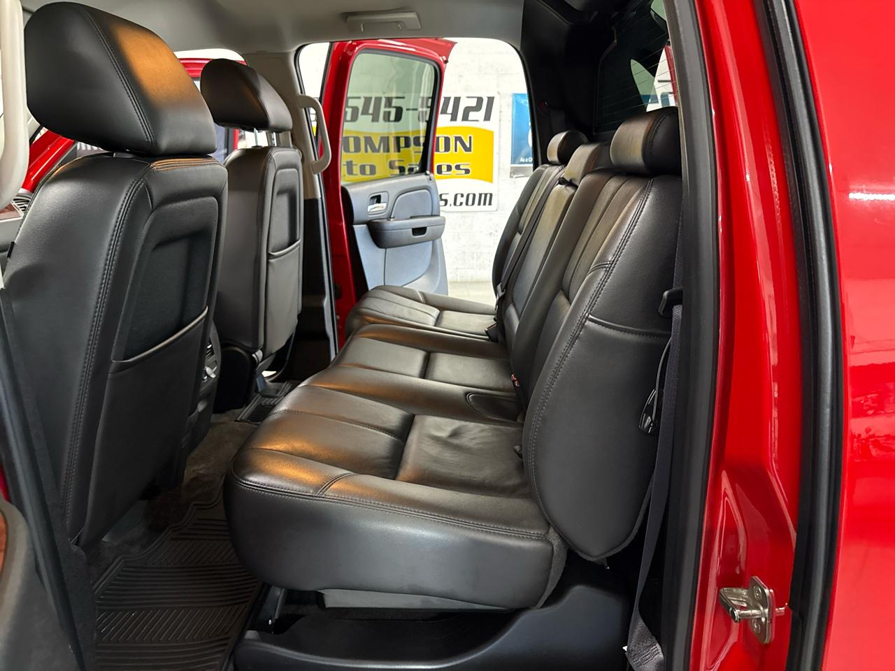 Chevrolet Avalanche LT 4WD 2012