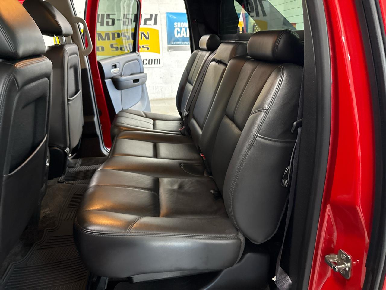 Chevrolet Avalanche LT 4WD 2012