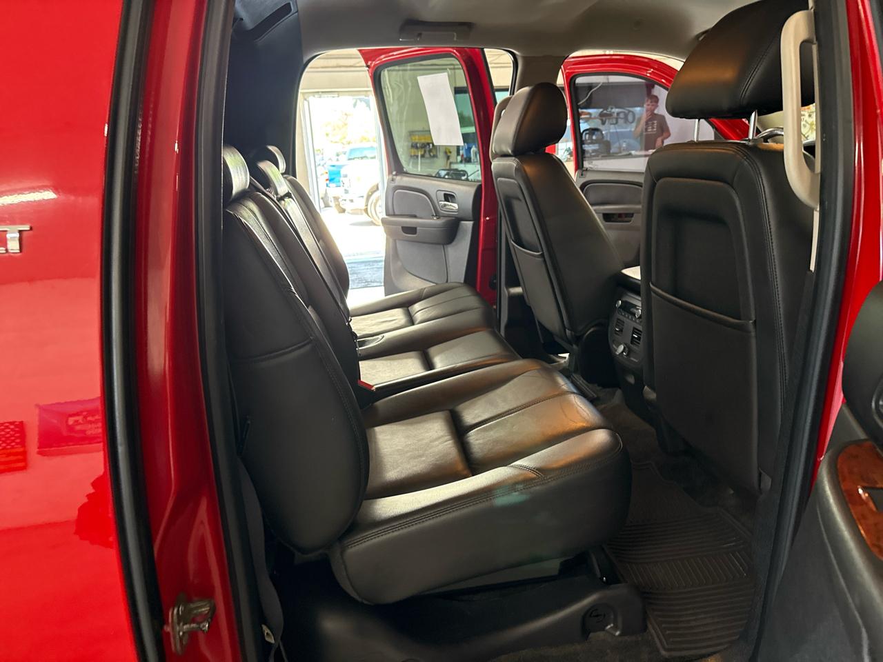 Chevrolet Avalanche LT 4WD 2012