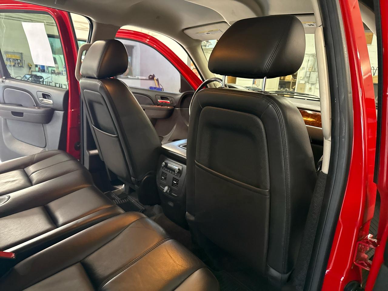 Chevrolet Avalanche LT 4WD 2012