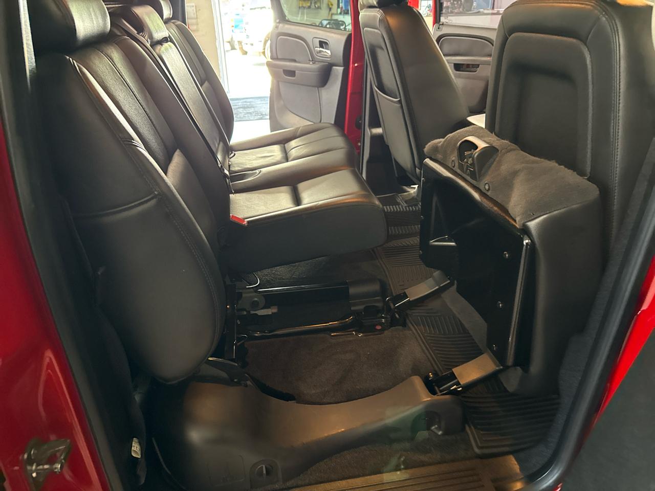 Chevrolet Avalanche LT 4WD 2012