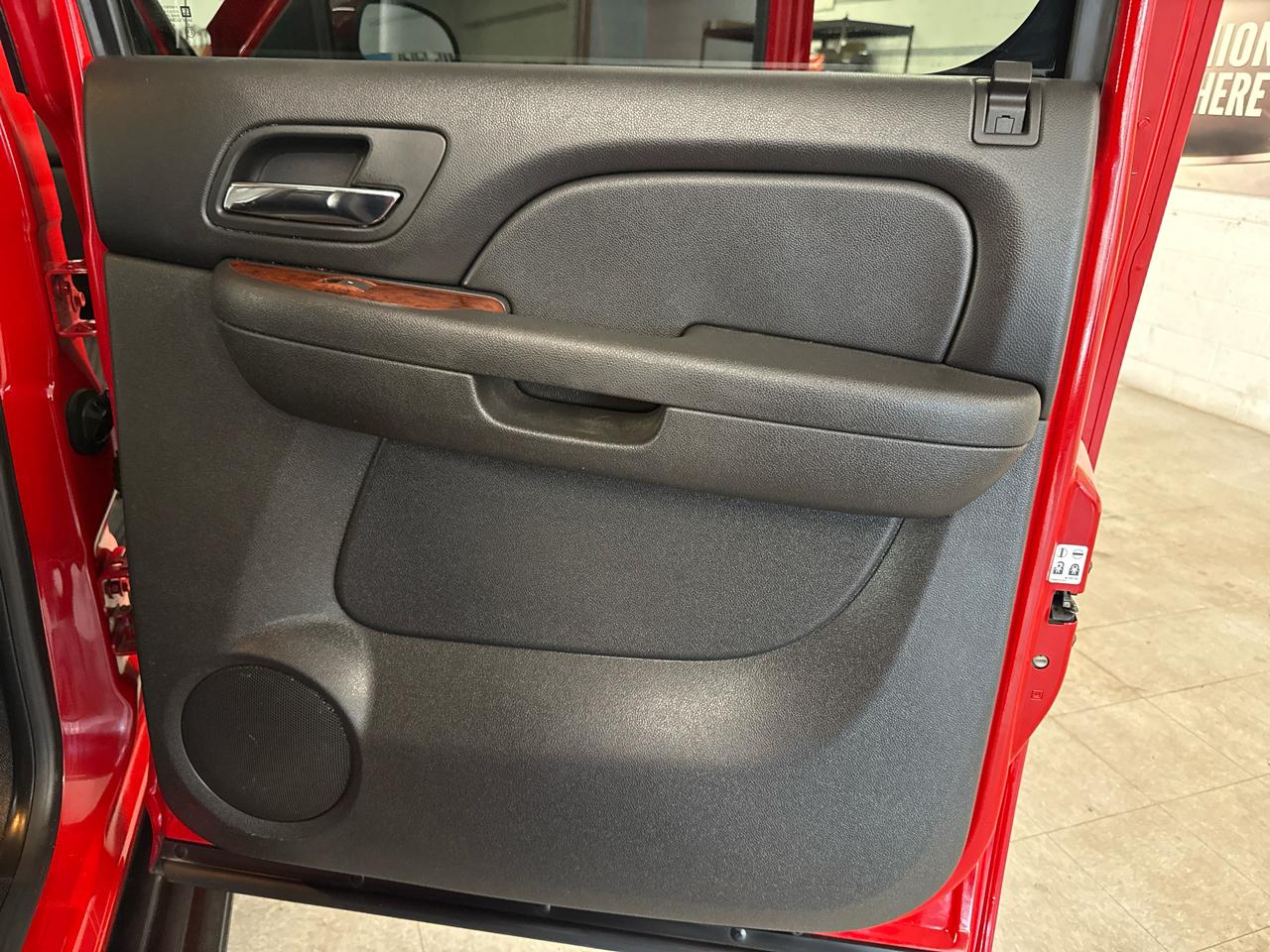 Chevrolet Avalanche LT 4WD 2012