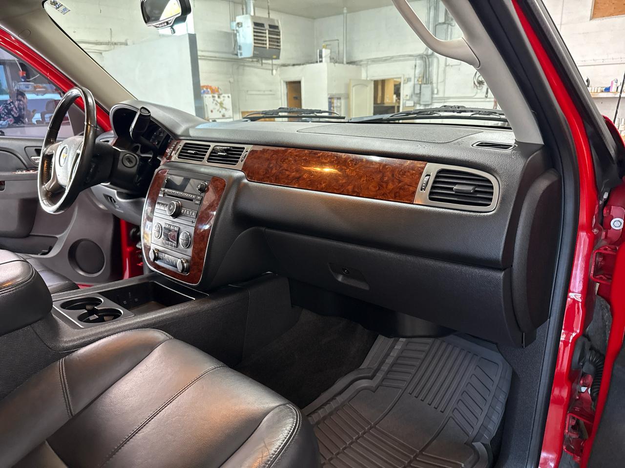 Chevrolet Avalanche LT 4WD 2012