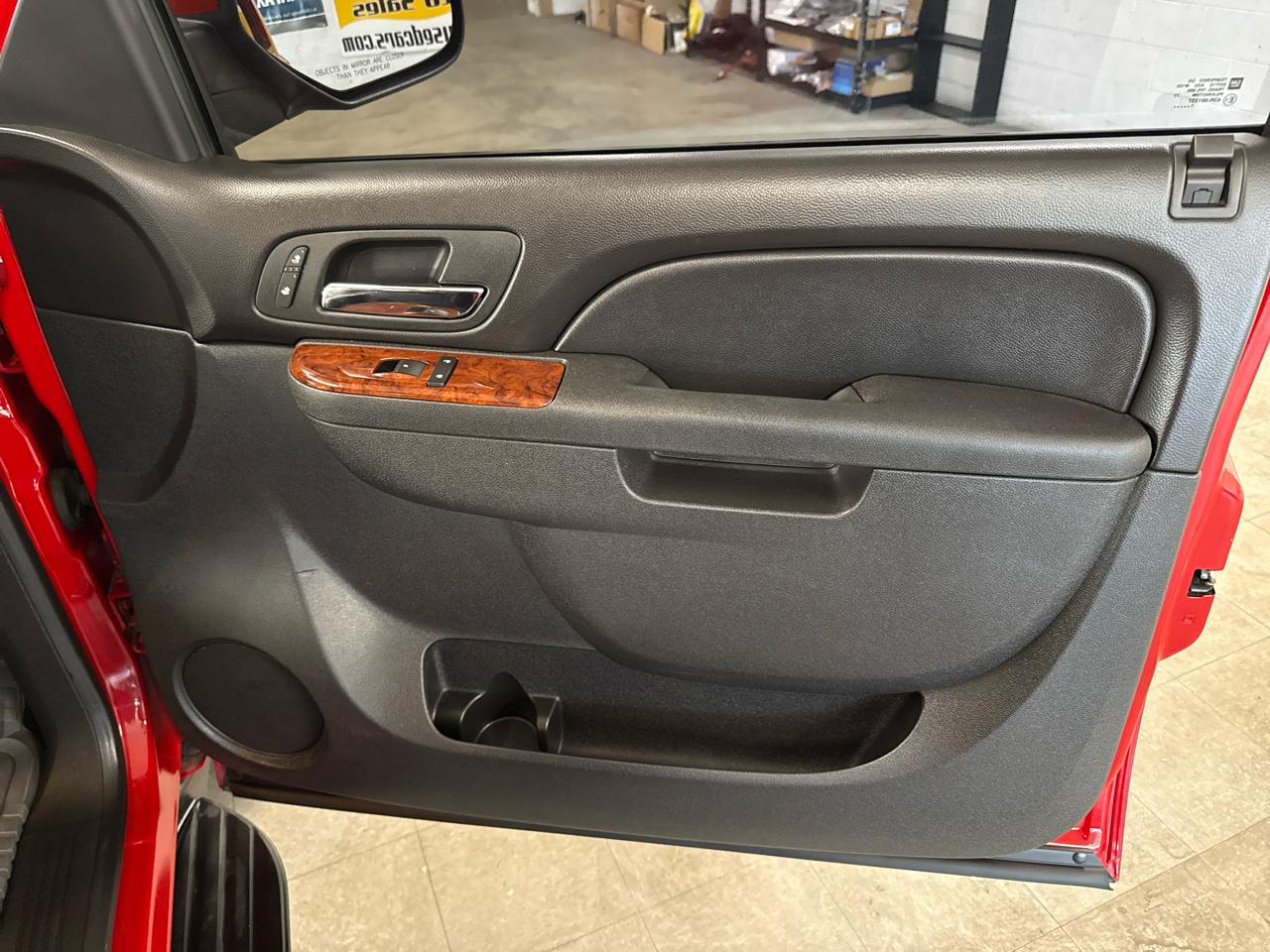 Chevrolet Avalanche LT 4WD 2012