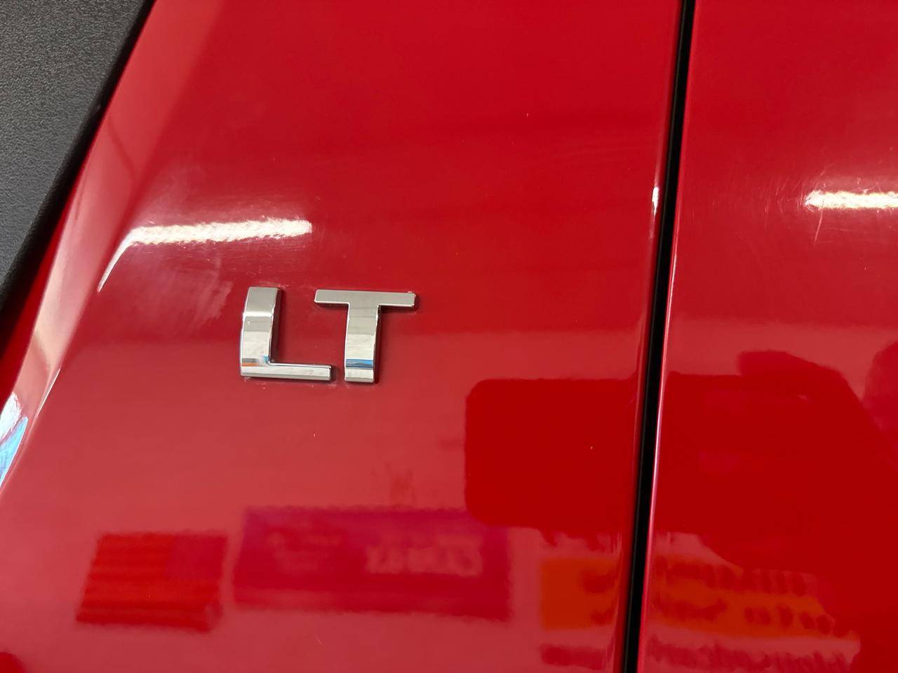 Chevrolet Avalanche LT 4WD 2012