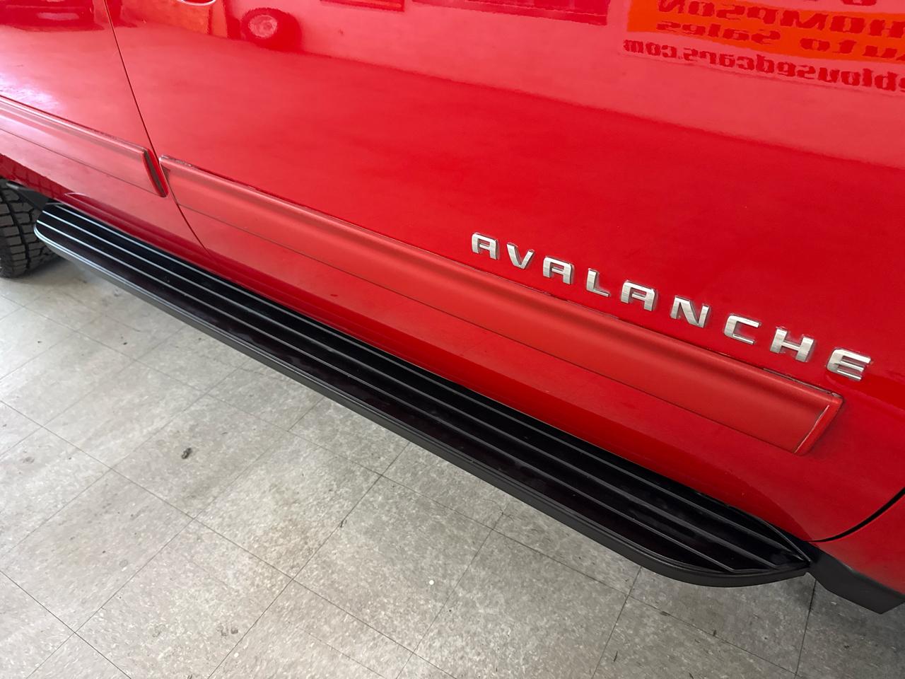 Chevrolet Avalanche LT 4WD 2012