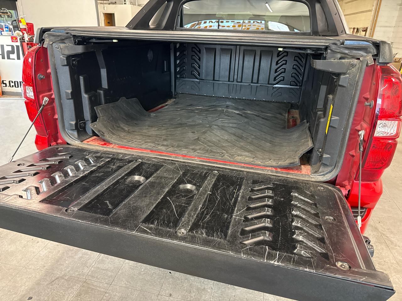 Chevrolet Avalanche LT 4WD 2012