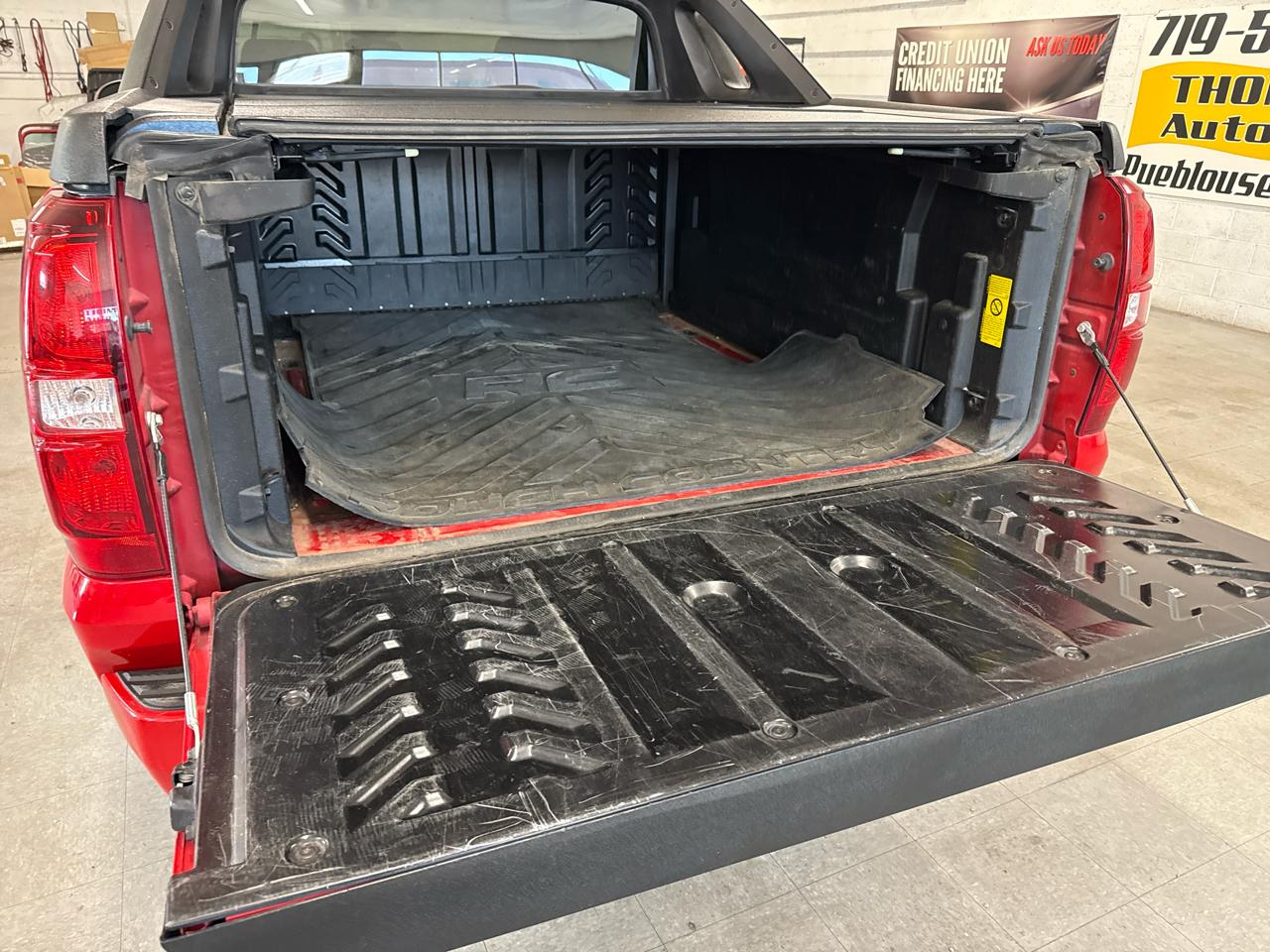 Chevrolet Avalanche LT 4WD 2012