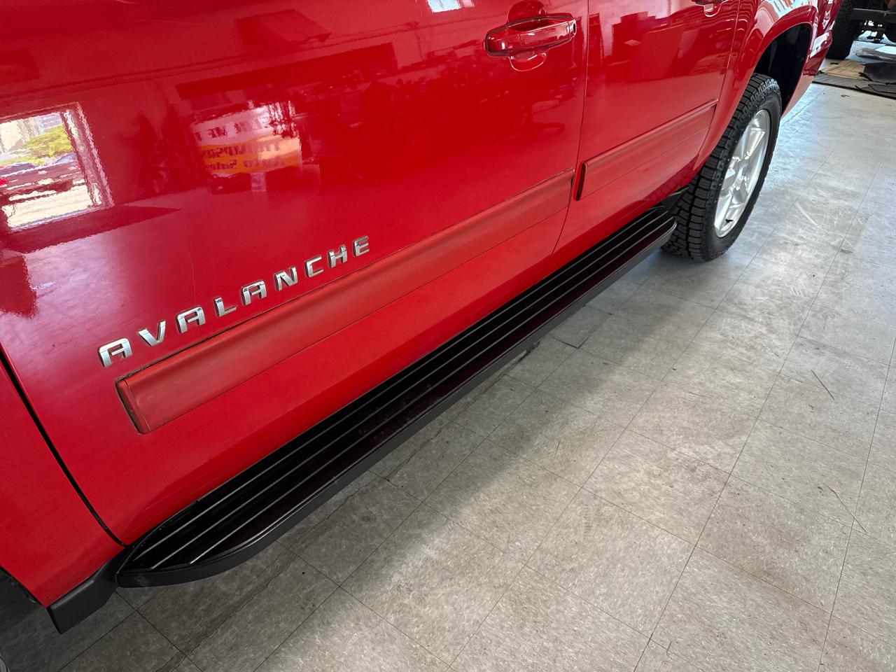 Chevrolet Avalanche LT 4WD 2012