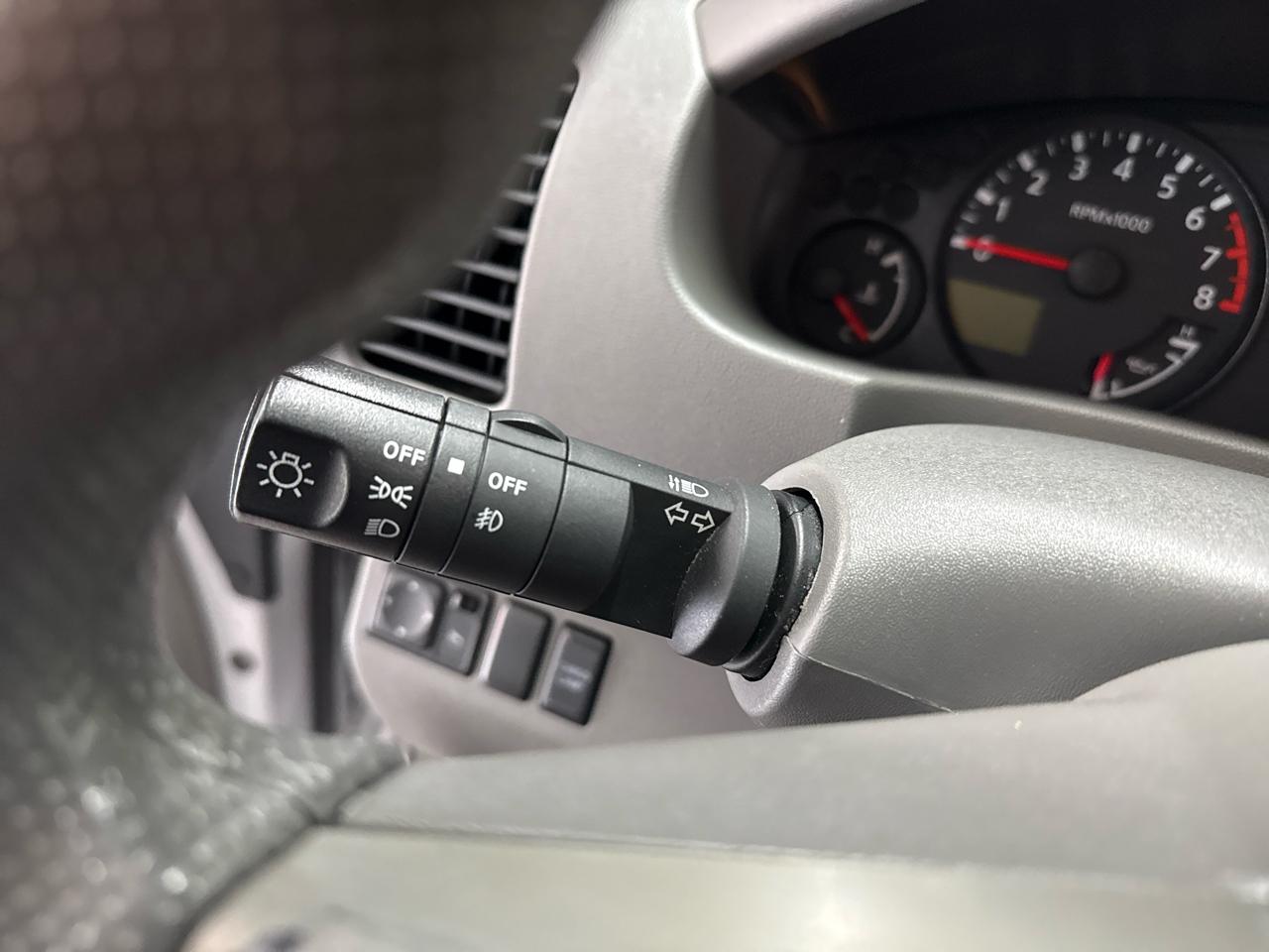 Nissan Frontier SV Crew Cab 4WD 2012