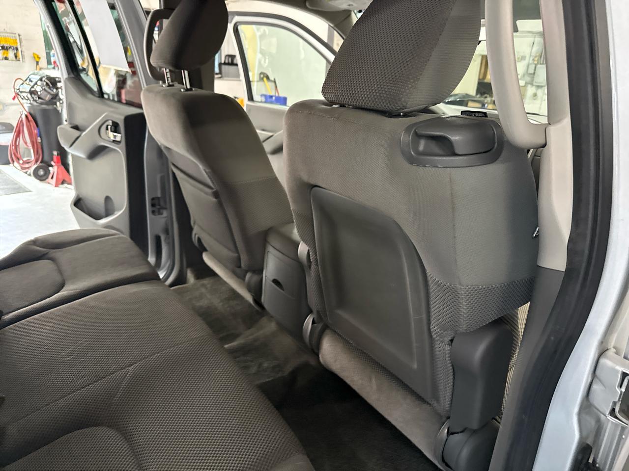 Nissan Frontier SV Crew Cab 4WD 2012
