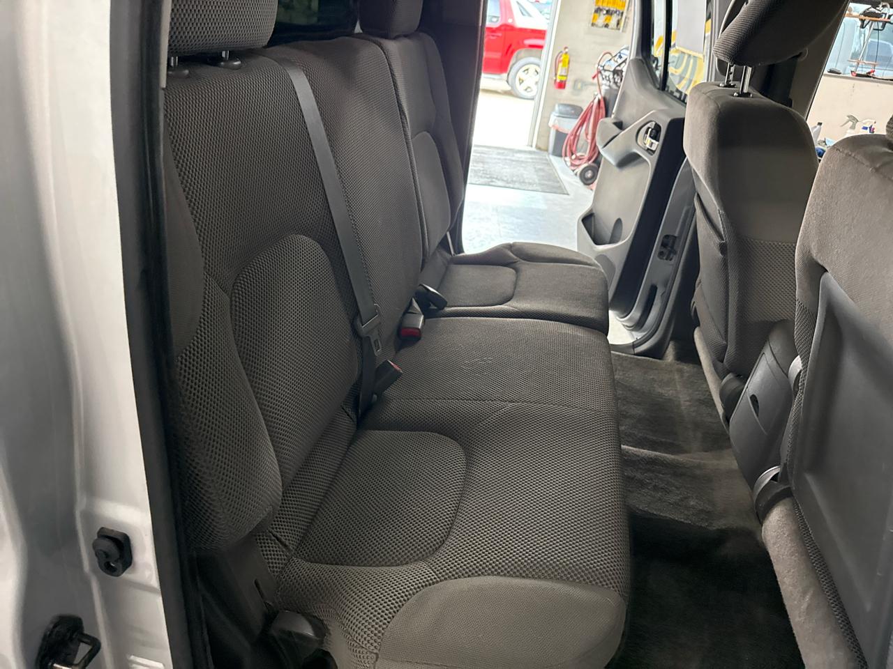 Nissan Frontier SV Crew Cab 4WD 2012