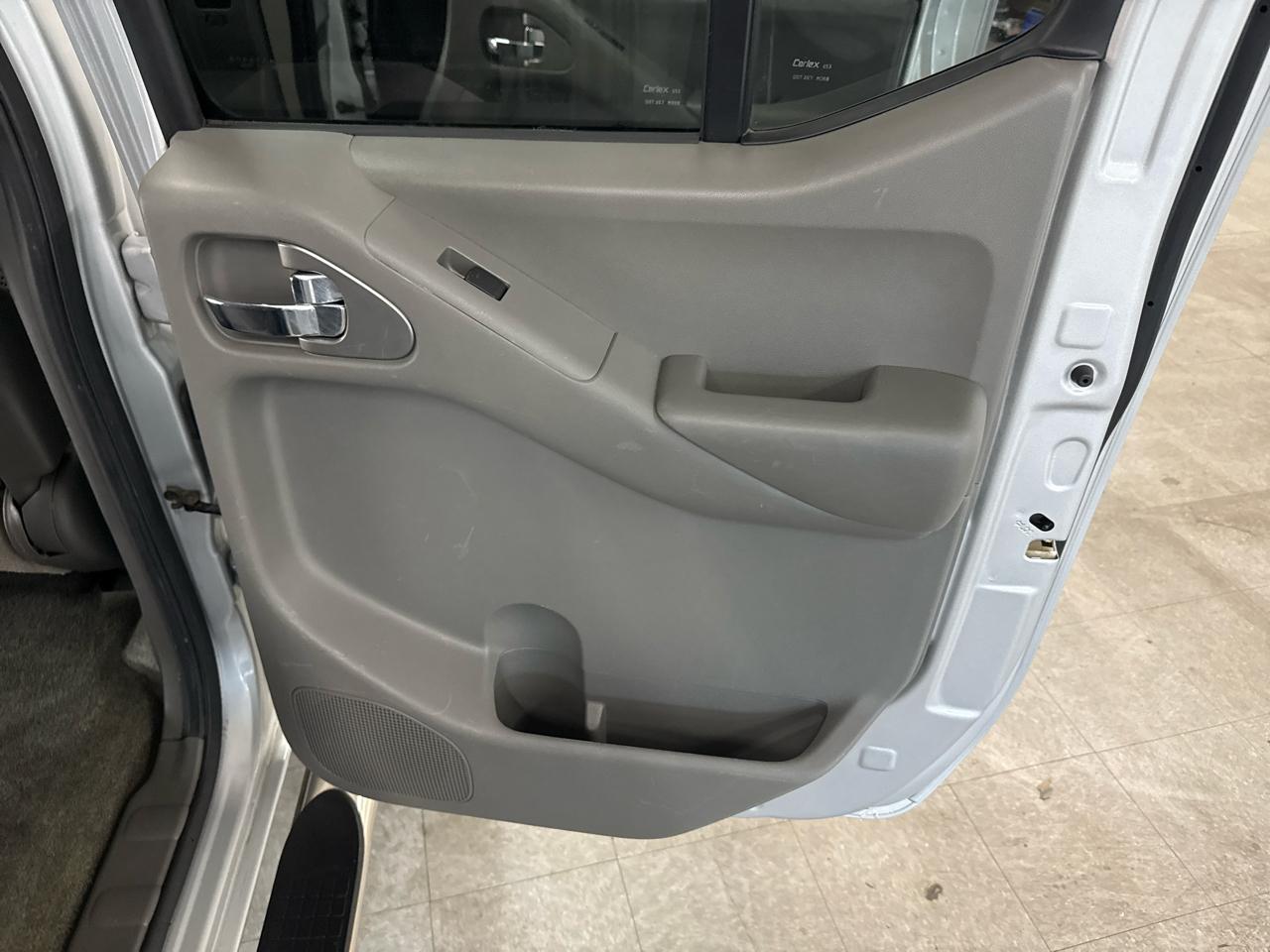 Nissan Frontier SV Crew Cab 4WD 2012