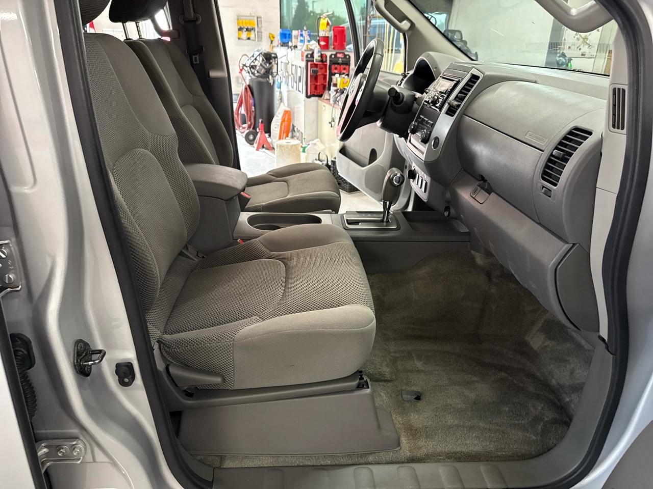 Nissan Frontier SV Crew Cab 4WD 2012