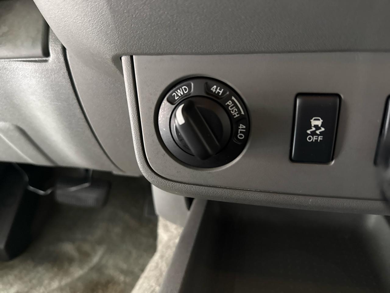 Nissan Frontier SV Crew Cab 4WD 2012