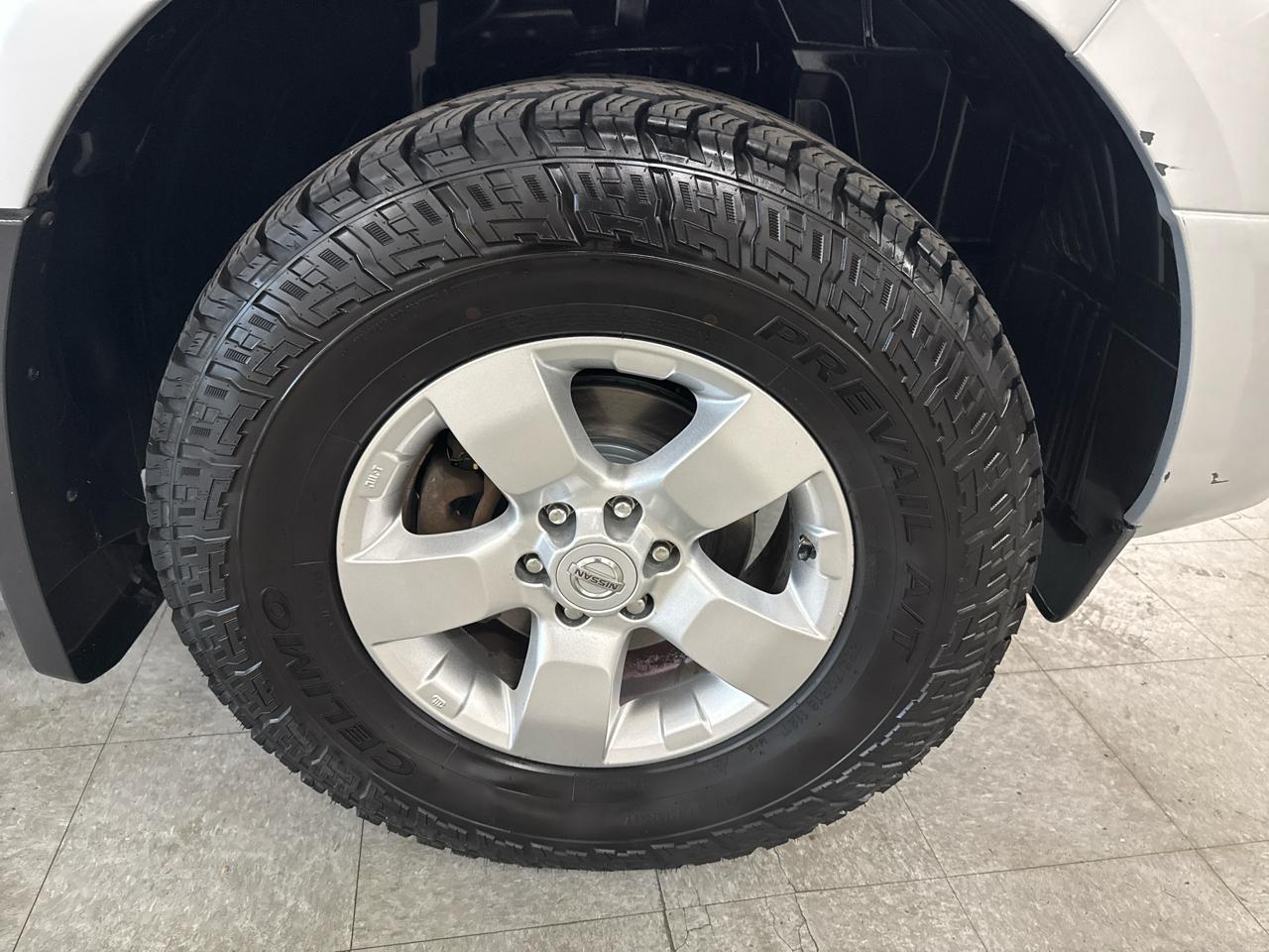 Nissan Frontier SV Crew Cab 4WD 2012